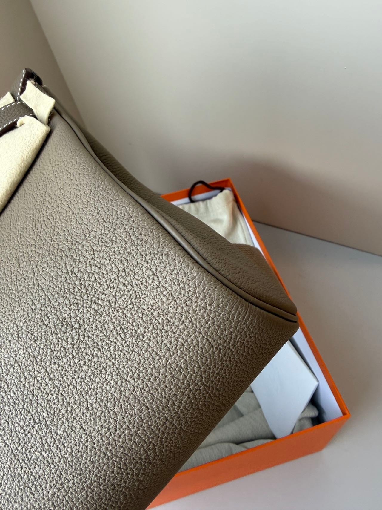 Iconn Boutique Hermès HAC à dos PM Etoupe Togo Leather Gold Hardware - Stamp W