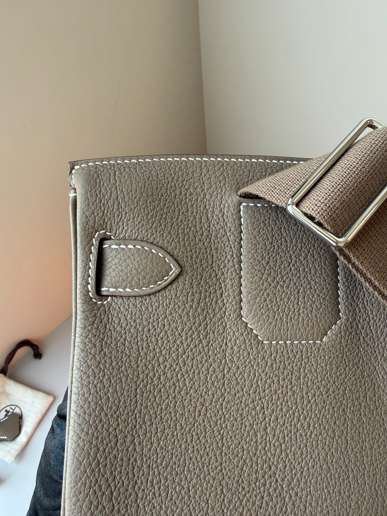 Iconn Boutique Hermès HAC à dos PM Etoupe Togo Leather Gold Hardware - Stamp W
