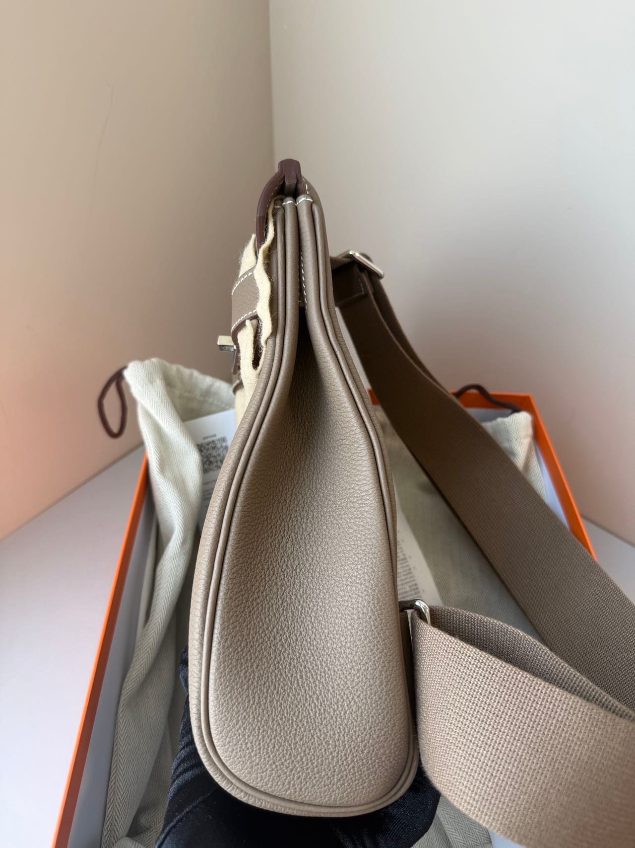 Iconn Boutique Hermès HAC à dos PM Etoupe Togo Leather Gold Hardware - Stamp W