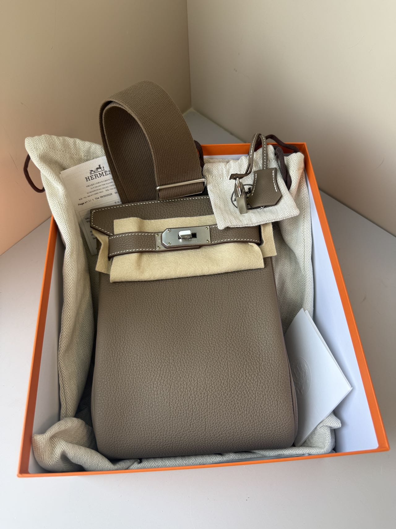 Iconn Boutique Hermès HAC à dos PM Etoupe Togo Leather Gold Hardware - Stamp W