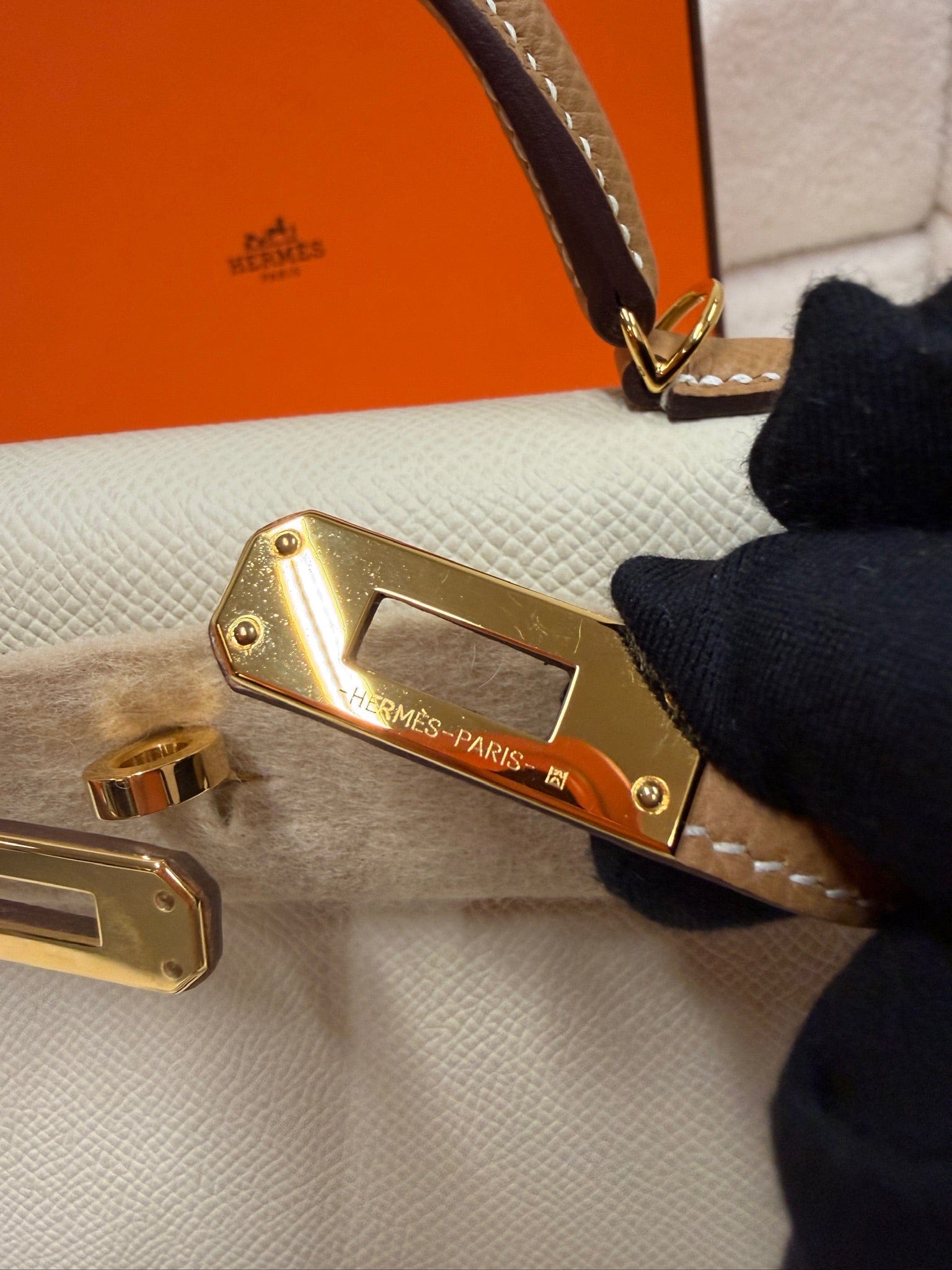 Iconn Boutique Hermès Kelly 20 Mini Craie / Gold Hardware -Stamp U