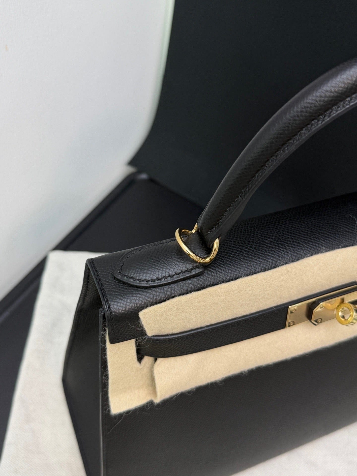 Iconn Boutique Hermès Kelly 28 Champagne Gold Hardware -Stamp Z