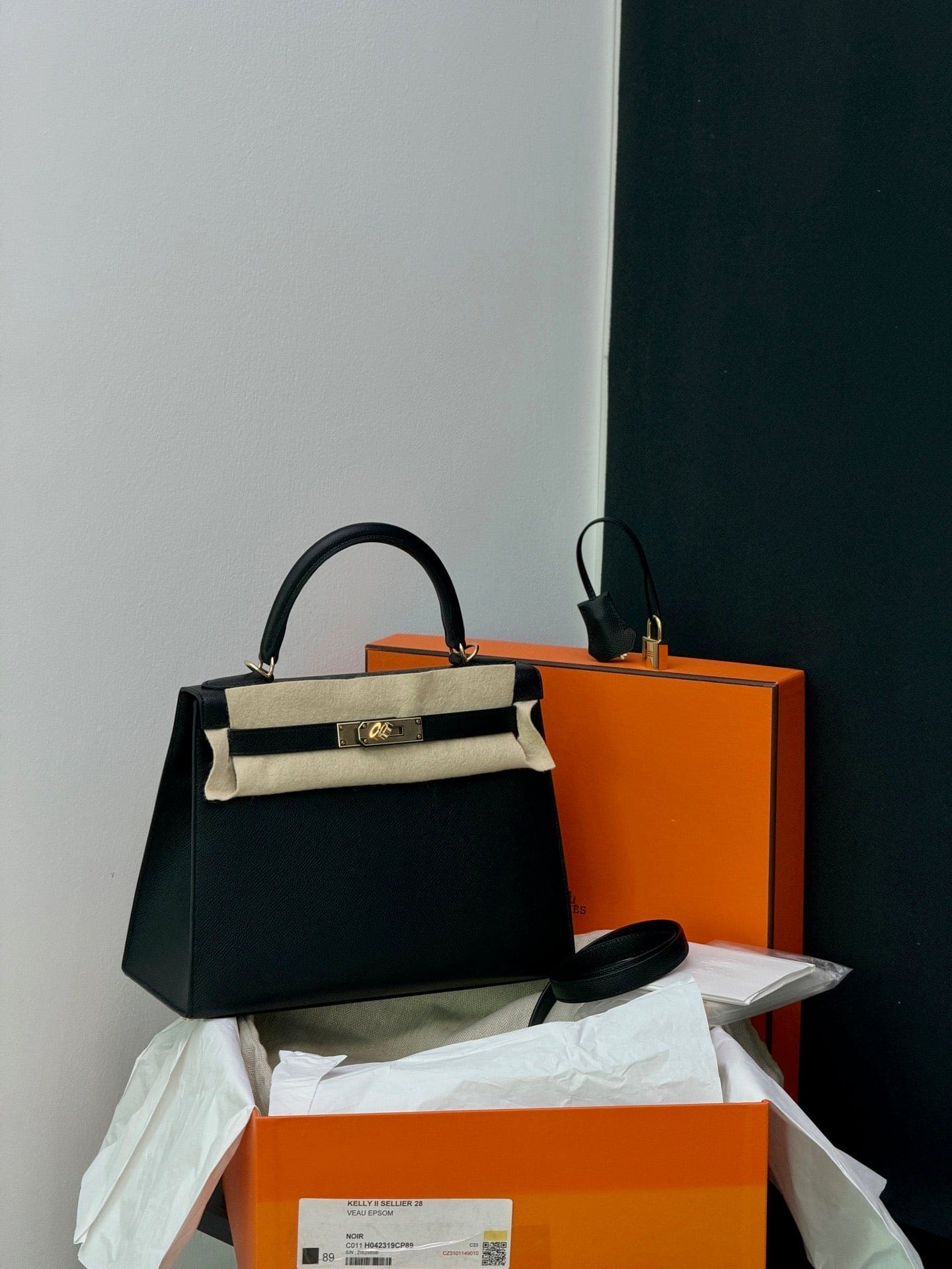 Iconn Boutique Hermès Kelly 28 Champagne Gold Hardware -Stamp Z