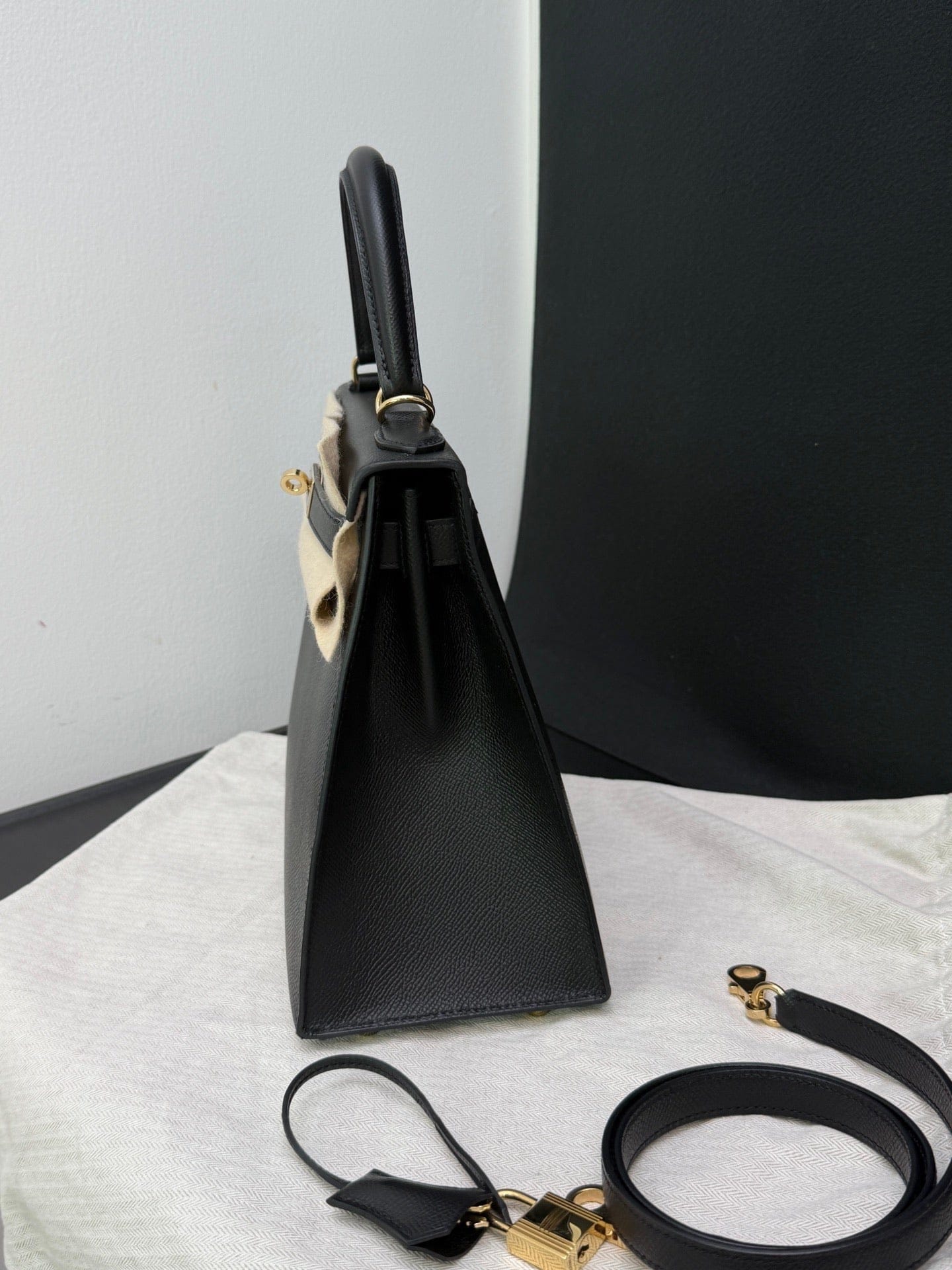 Iconn Boutique Hermès Kelly 28 Champagne Gold Hardware -Stamp Z