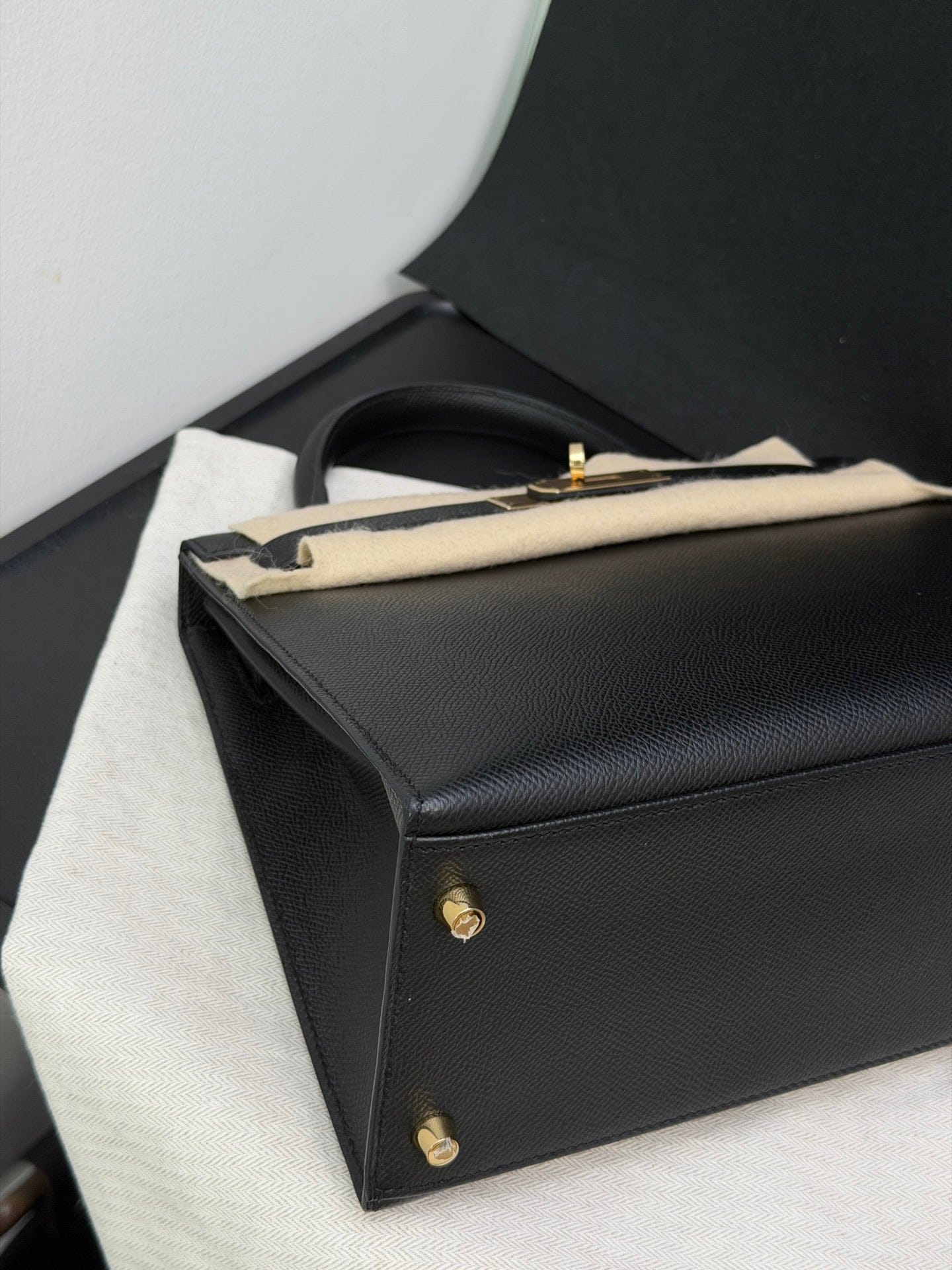 Iconn Boutique Hermès Kelly 28 Champagne Gold Hardware -Stamp Z