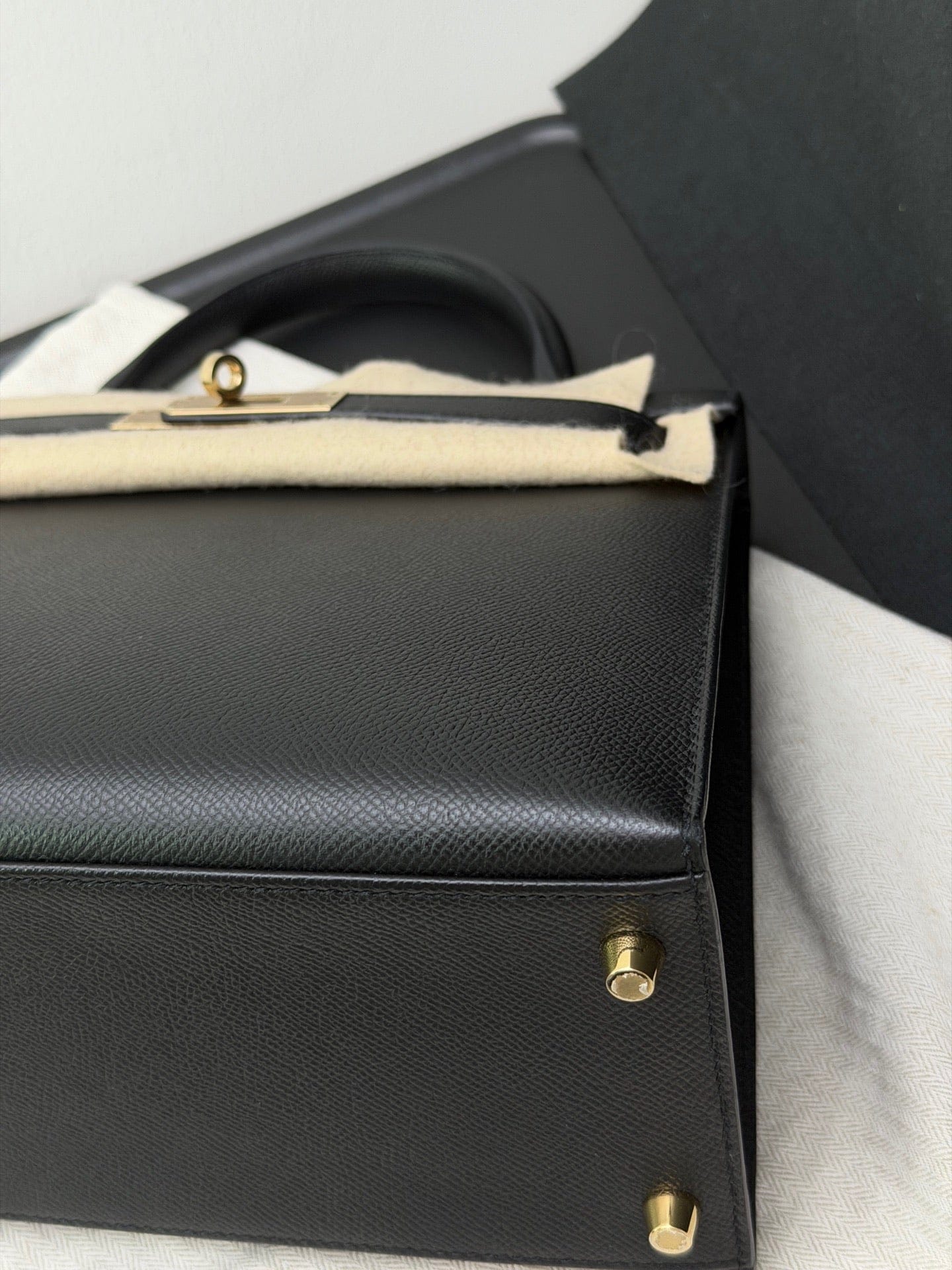 Iconn Boutique Hermès Kelly 28 Champagne Gold Hardware -Stamp Z