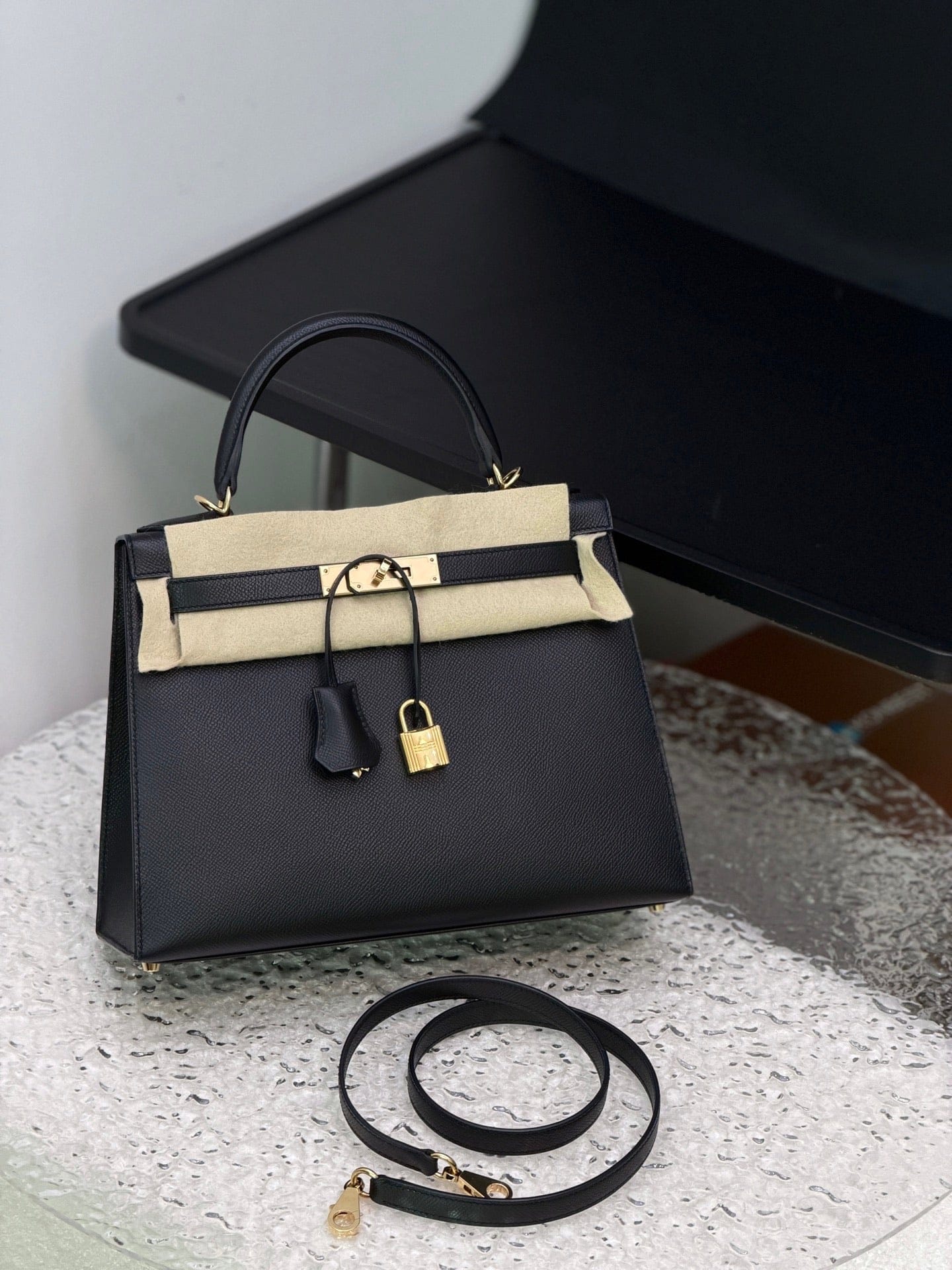 Iconn Boutique Hermès Kelly 28 Champagne Gold Hardware -Stamp Z