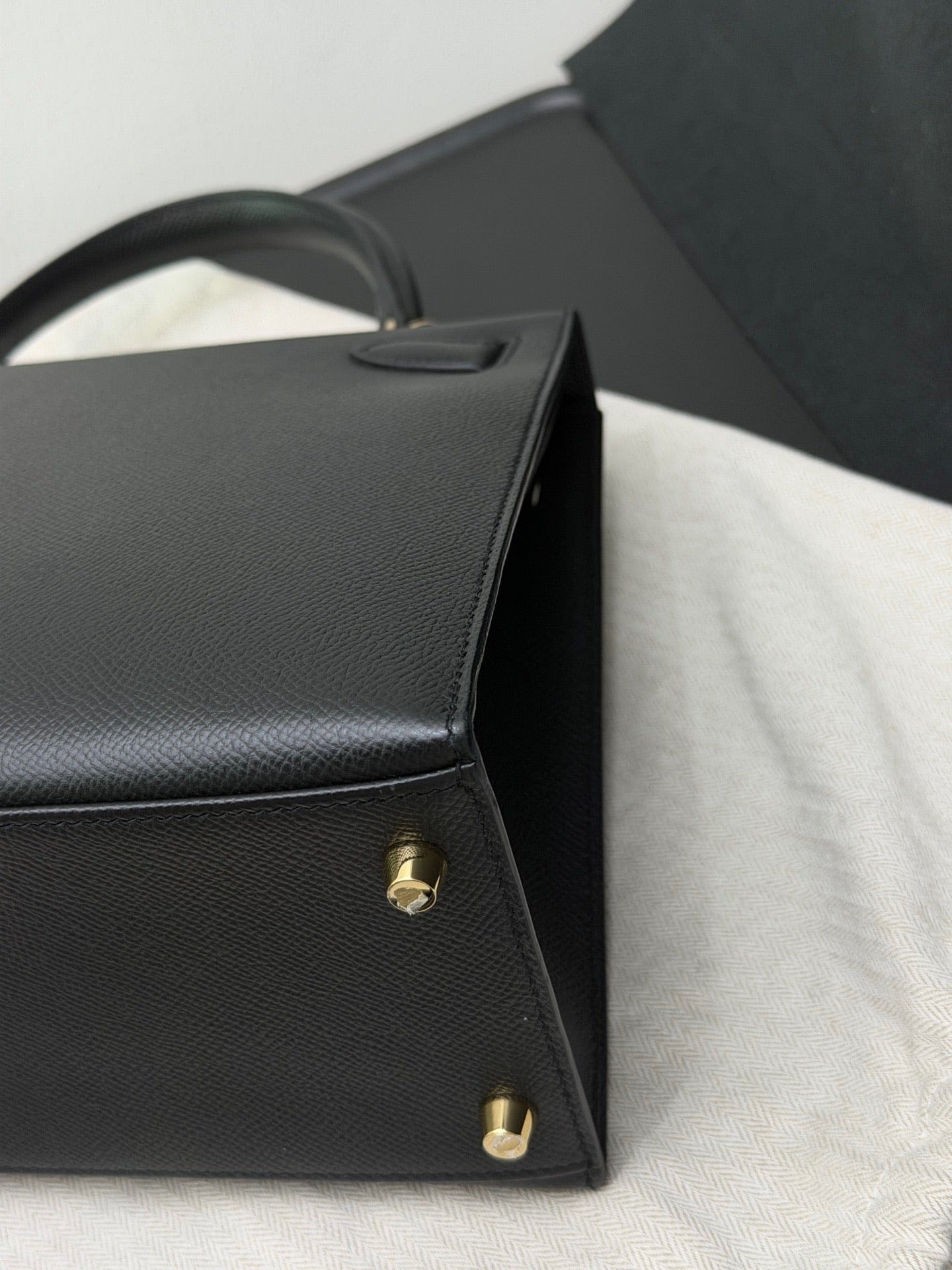 Iconn Boutique Hermès Kelly 28 Champagne Gold Hardware -Stamp Z