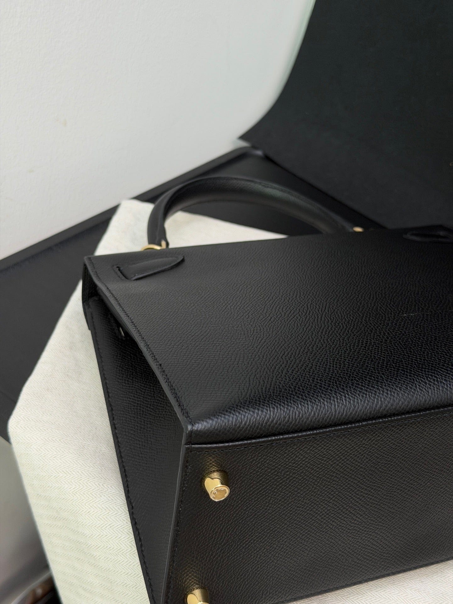 Iconn Boutique Hermès Kelly 28 Champagne Gold Hardware -Stamp Z