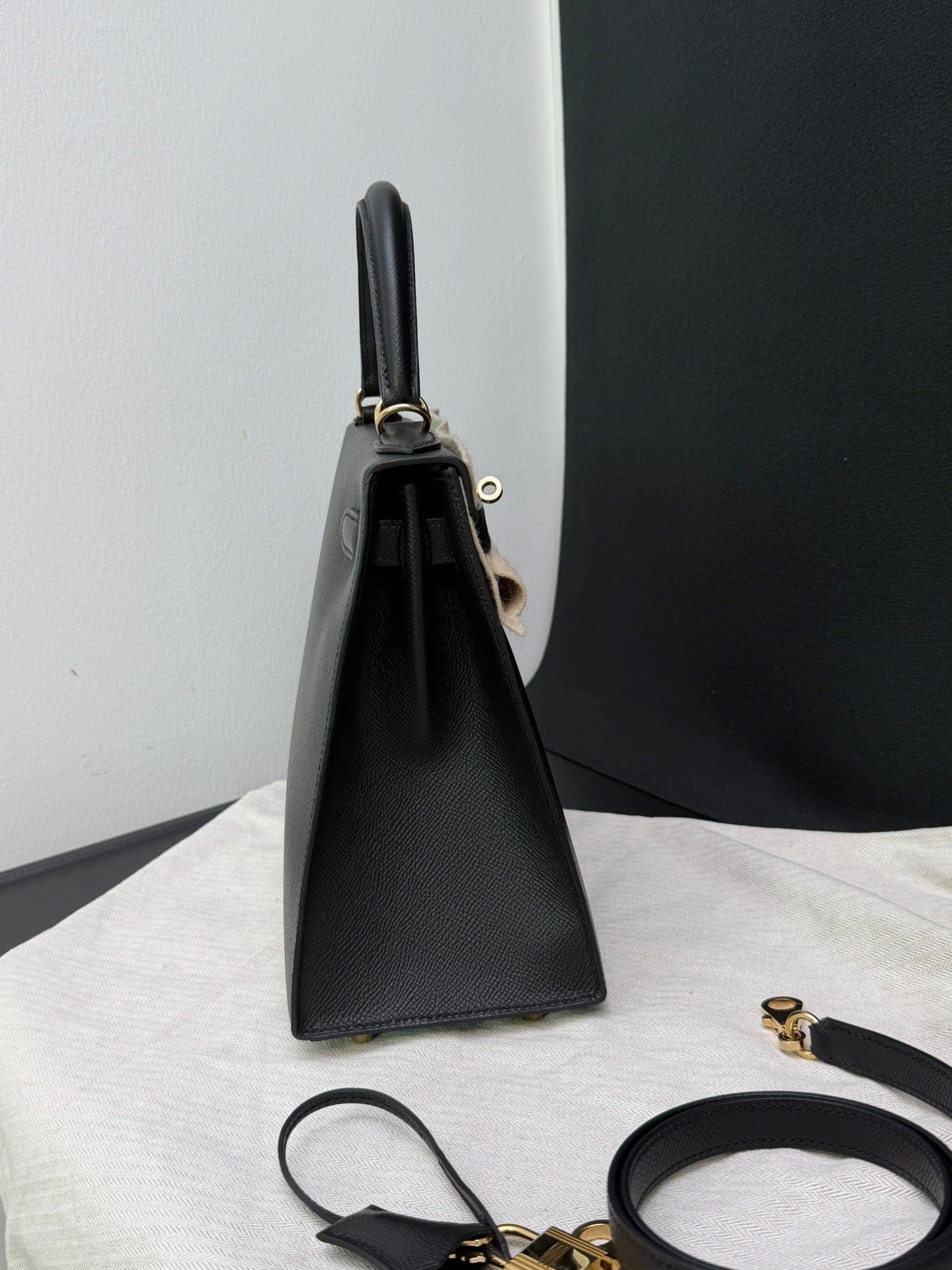 Iconn Boutique Hermès Kelly 28 Champagne Gold Hardware -Stamp Z