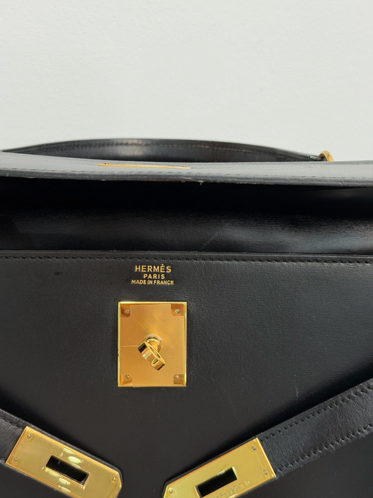 Iconn Boutique Hermès Kelly 32 Black Box Leather GHW -Stamp Circle Q