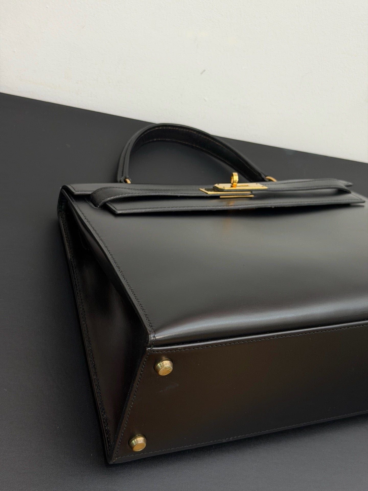 Iconn Boutique Hermès Kelly 32 Black Box Leather GHW -Stamp Circle Q