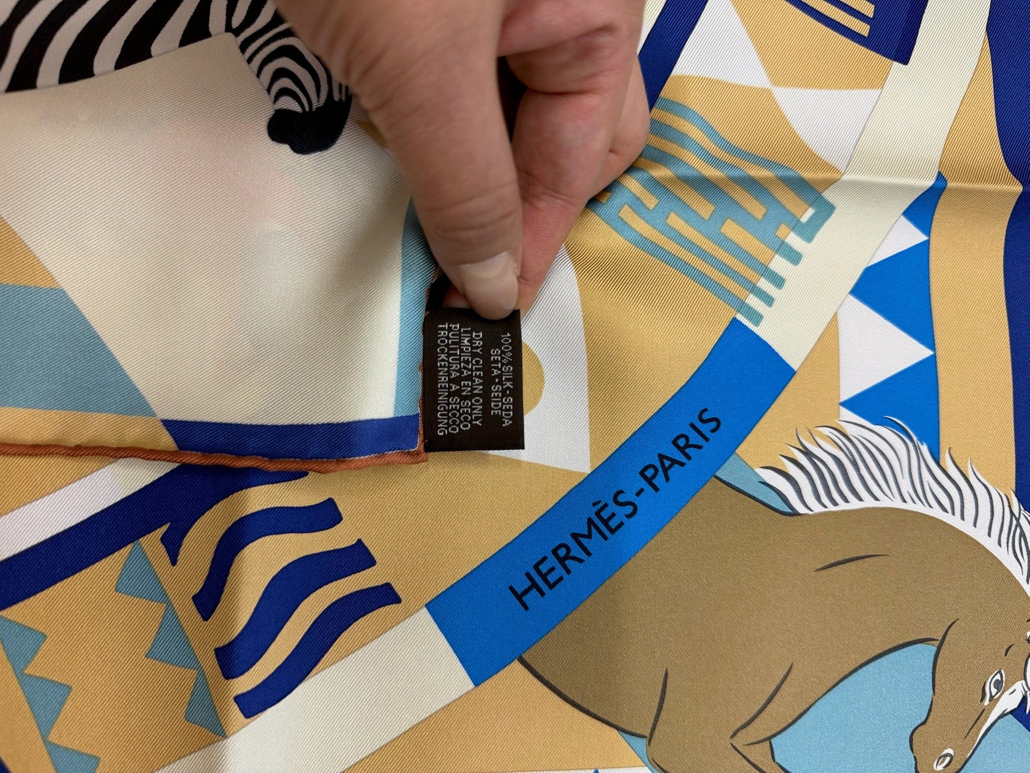 Iconn Boutique Hermès “Le Carrousel du Tigre Royal” 90cm Silk Scarf – Whimsical Animal Motif