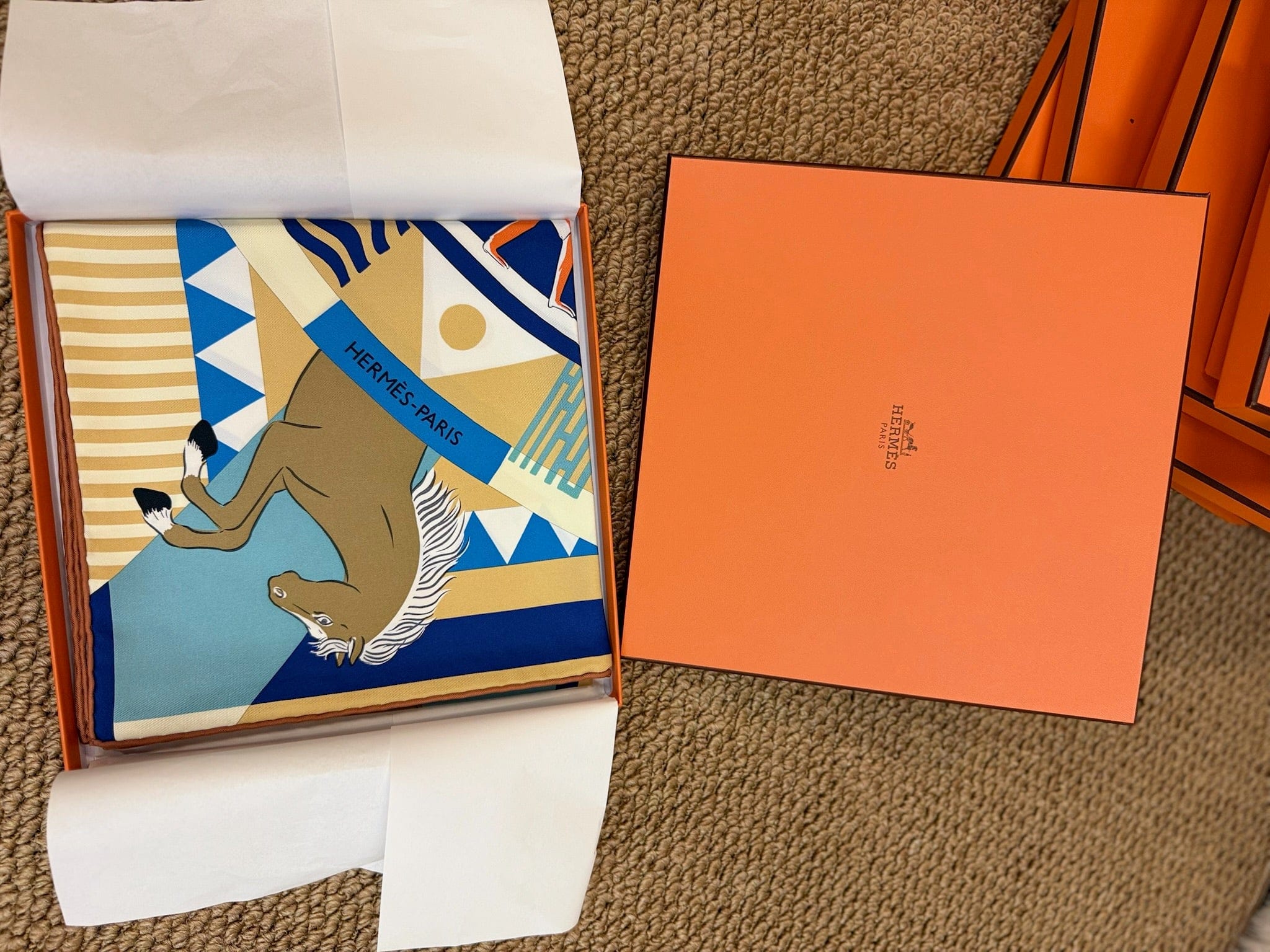 Iconn Boutique Hermès “Le Carrousel du Tigre Royal” 90cm Silk Scarf – Whimsical Animal Motif
