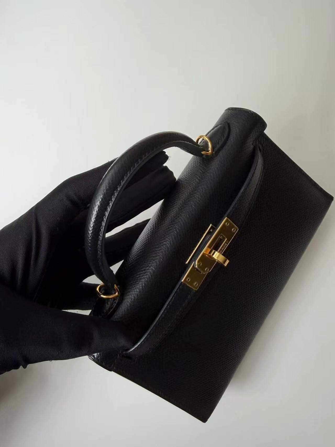 Iconn Boutique Hermès Mini Kelly 20 Black Epsom Leather Gold Hardware