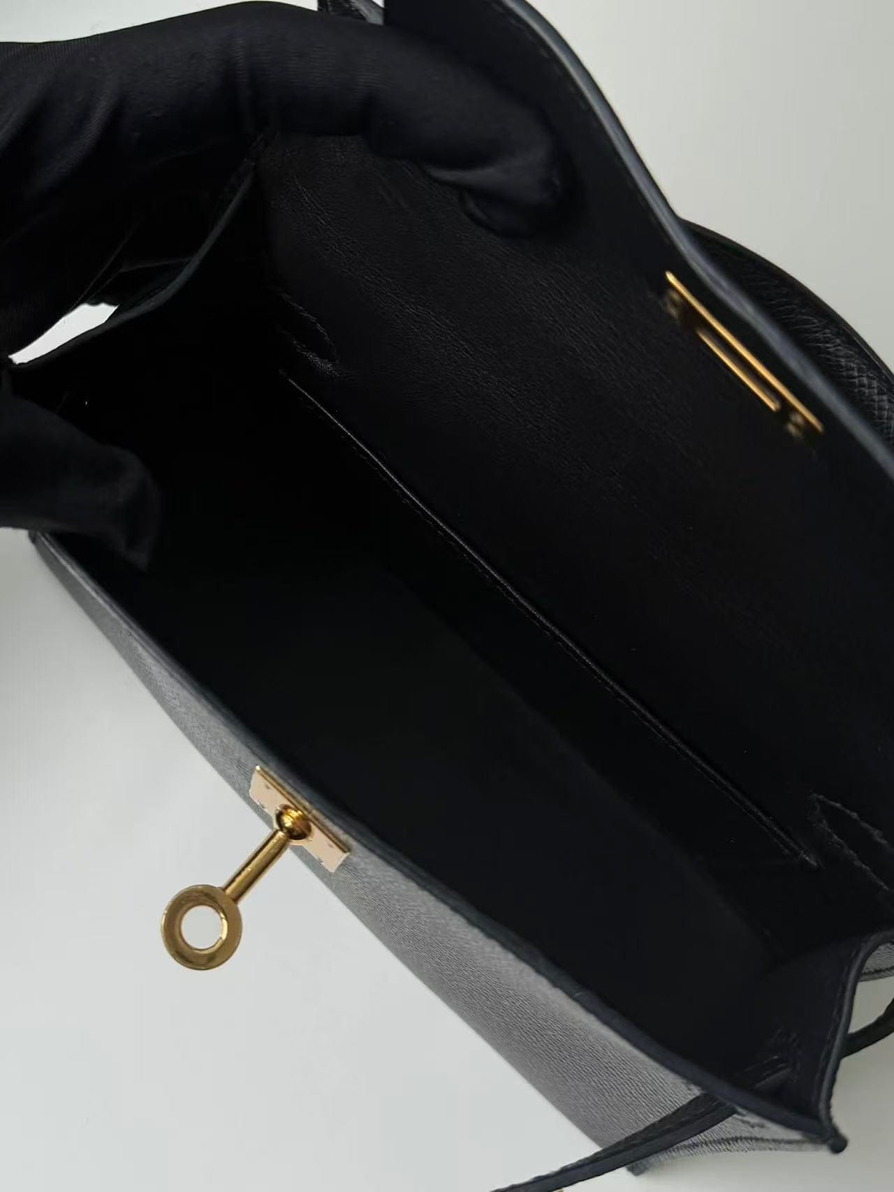 Iconn Boutique Hermès Mini Kelly 20 Black Epsom Leather Gold Hardware