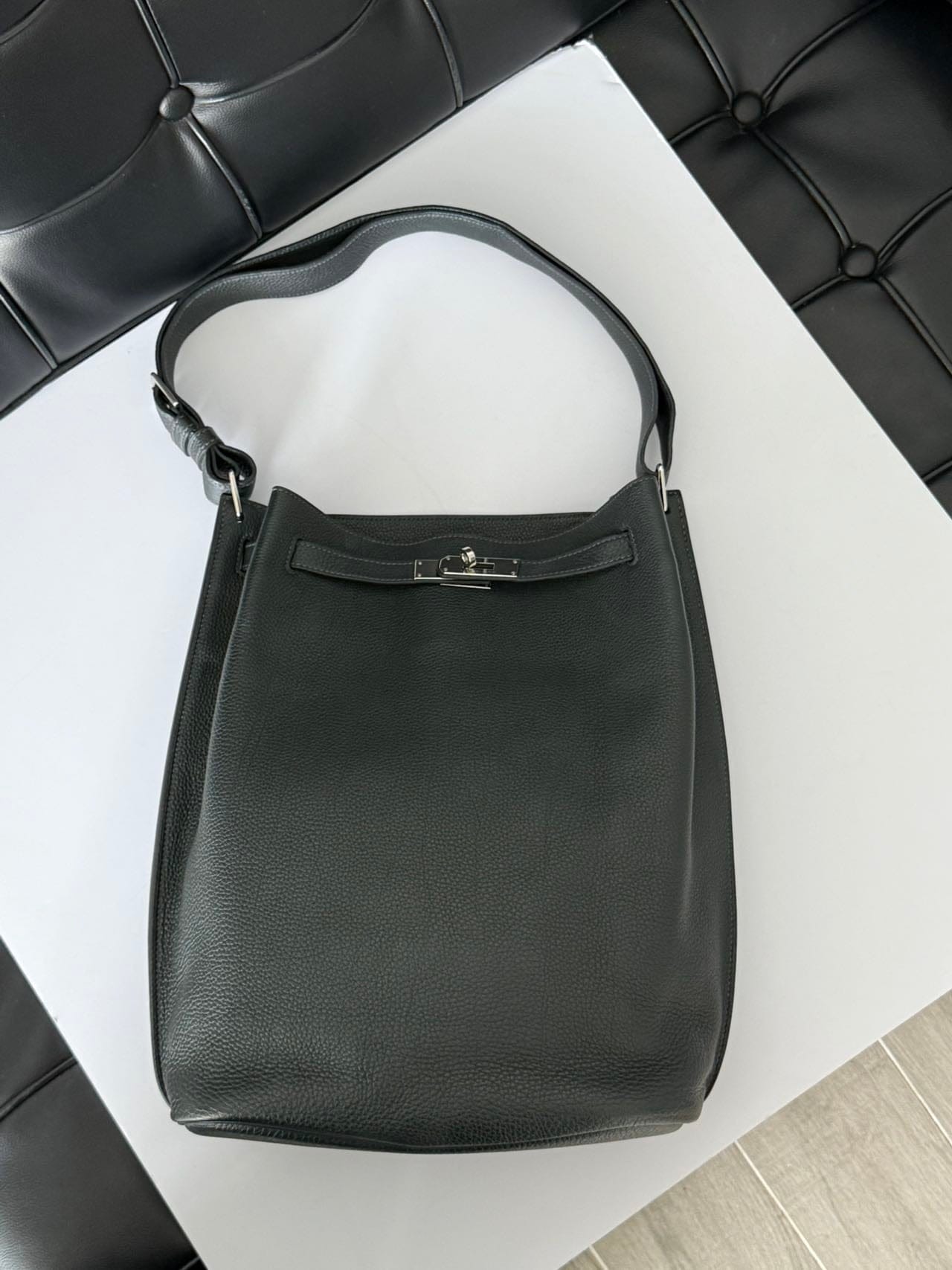 Iconn Boutique Hermès So Kelly 26 in Vibrant Emerald Togo Leather | Silver Fittings | Square R
