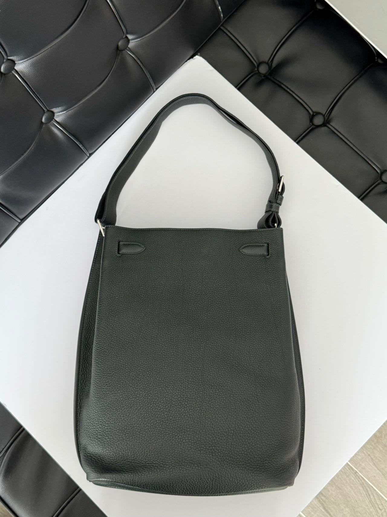 Iconn Boutique Hermès So Kelly 26 in Vibrant Emerald Togo Leather | Silver Fittings | Square R