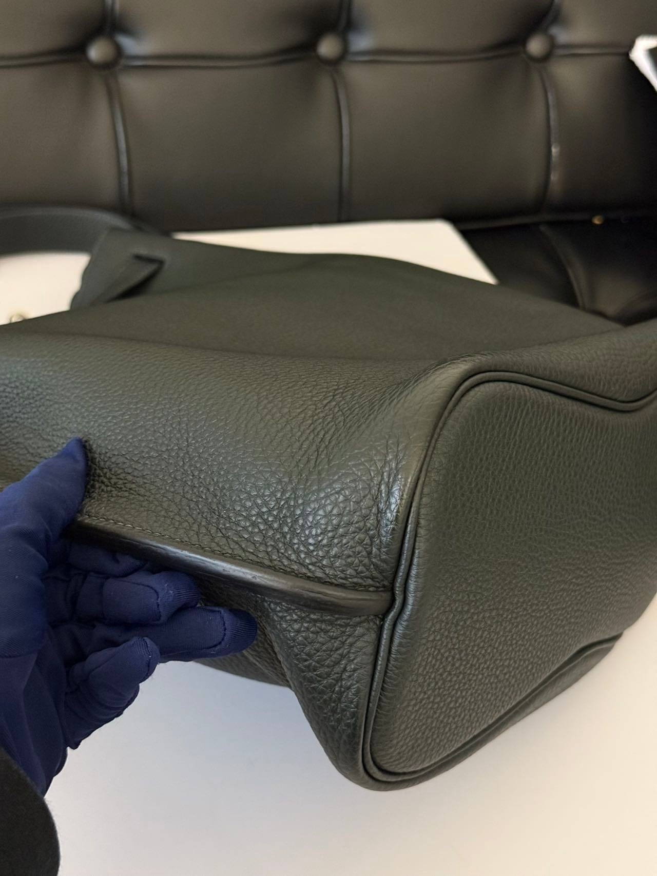 Iconn Boutique Hermès So Kelly 26 in Vibrant Emerald Togo Leather | Silver Fittings | Square R