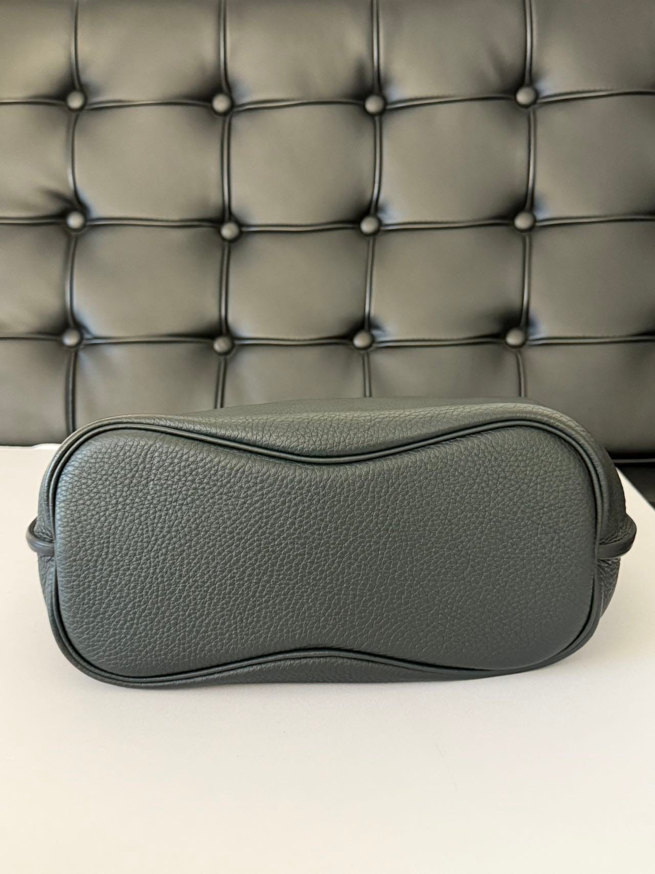 Iconn Boutique Hermès So Kelly 26 in Vibrant Emerald Togo Leather | Silver Fittings | Square R