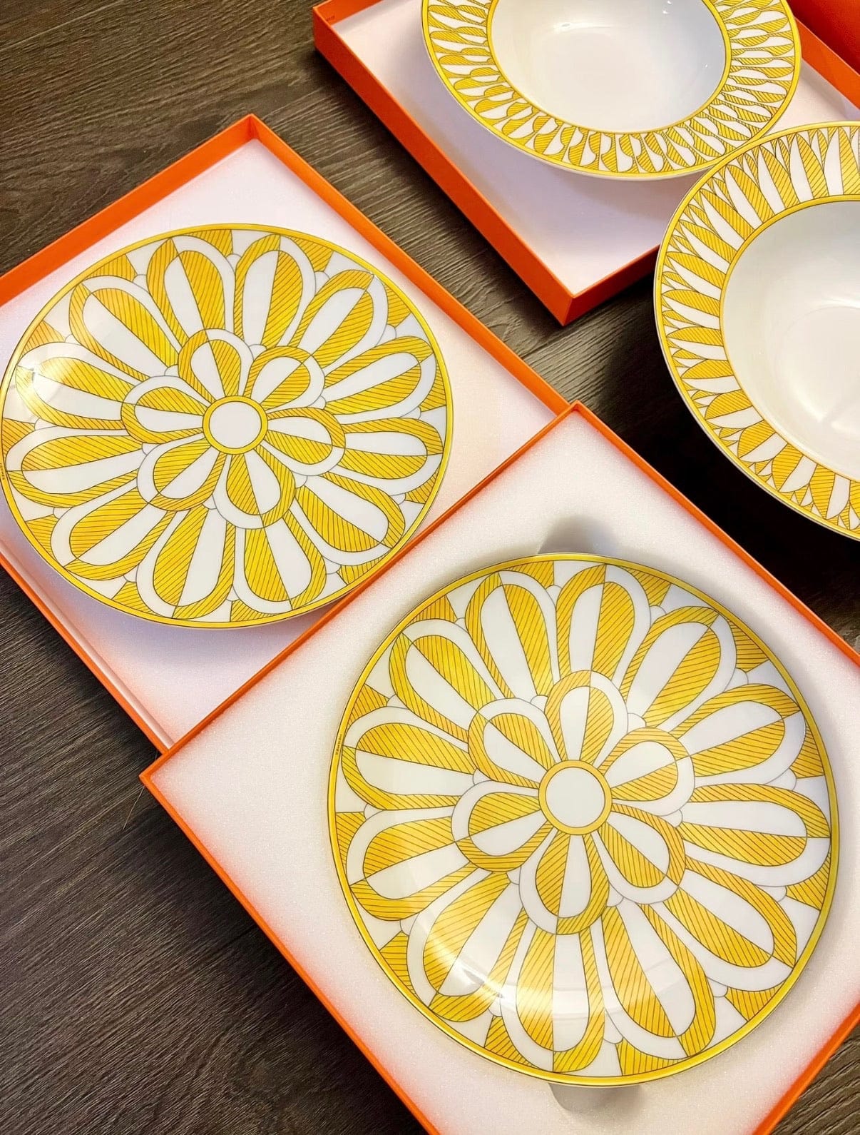 Iconn Boutique Hermès Soleil’s Hermes dresser plate N*2