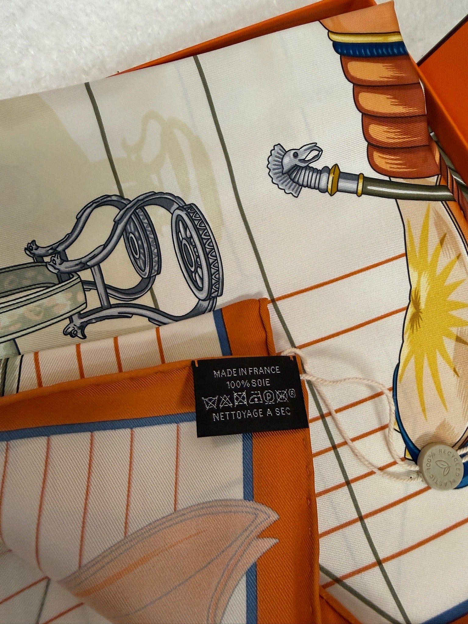Iconn Boutique Hermès "Tous en Selle" 90cm Silk Scarf – Equestrian Saddle & Bridle Motif – 2025 Spring/Summer Collection