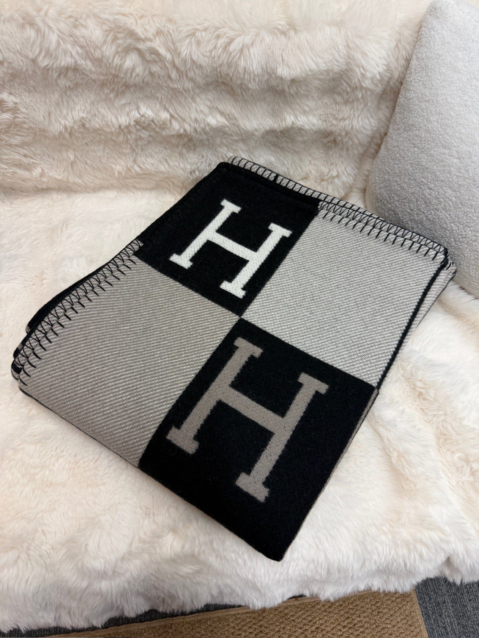 Iconn Boutique Hermès Wool&Cashmere Blanket
