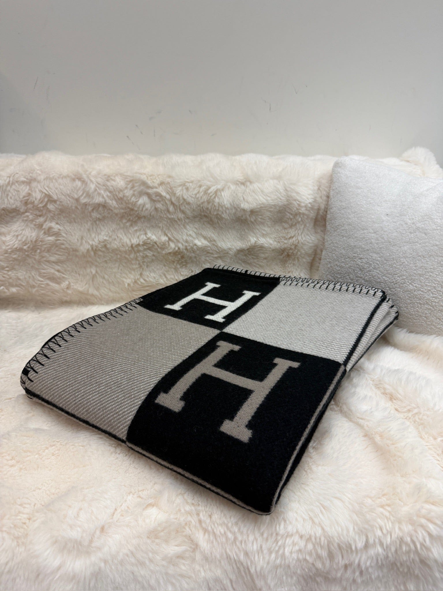 Iconn Boutique Hermès Wool&Cashmere Blanket
