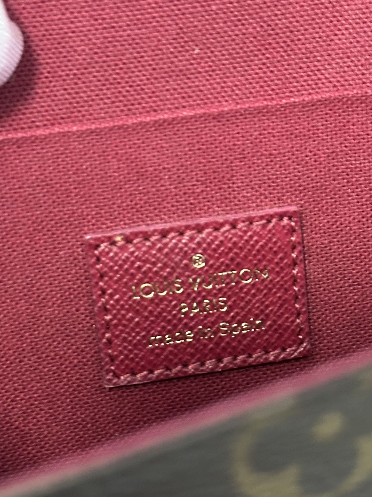 Iconn Boutique Louis Vuitton Pochette Felicie Monogram - Fuchsia