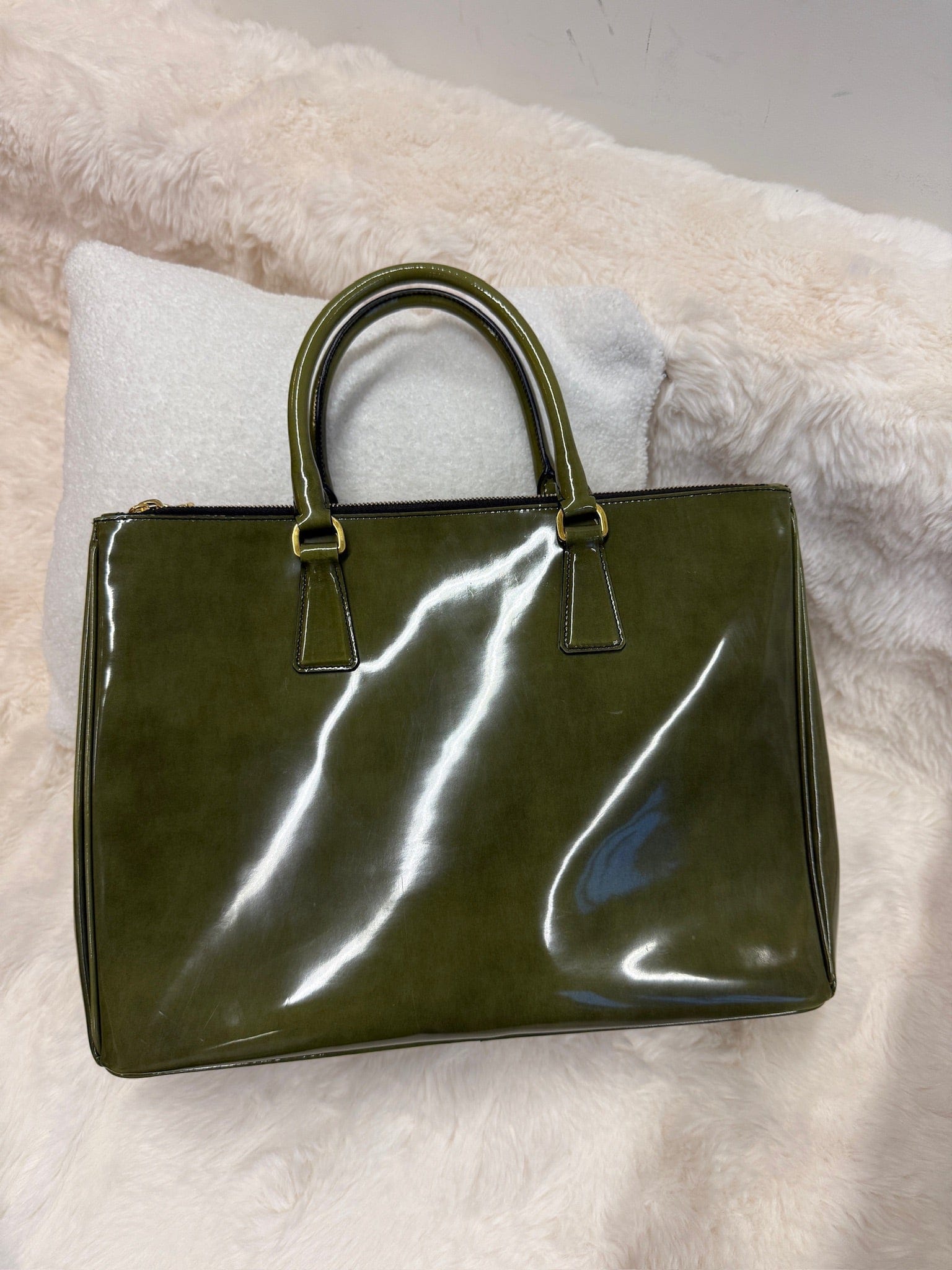 Iconn Boutique Prada Galleria Top Handle Bag – Green