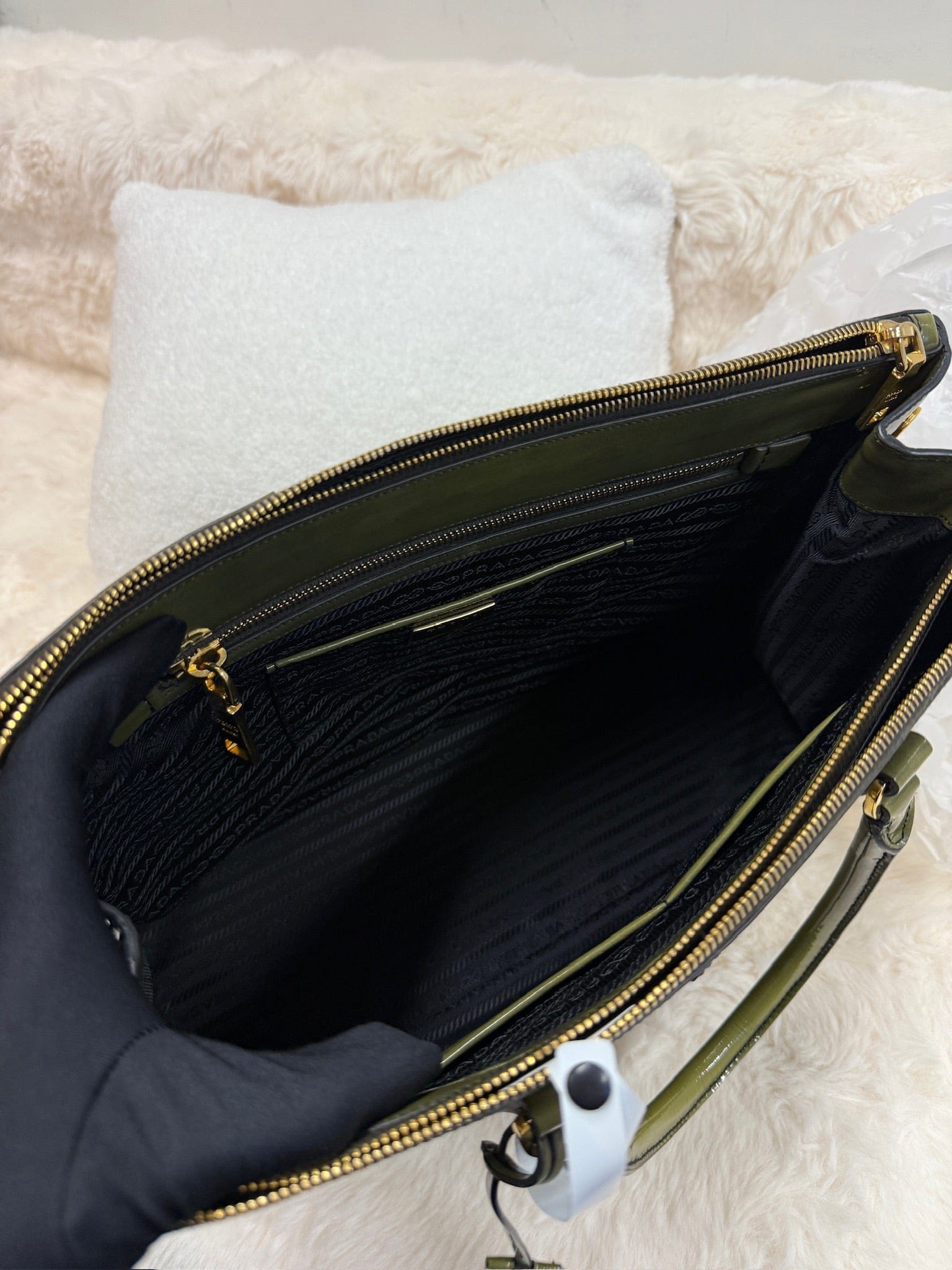 Iconn Boutique Prada Galleria Top Handle Bag – Green