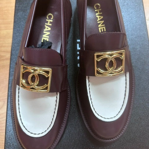 110A. Chanel Burgundy & White Loafer - Size 39