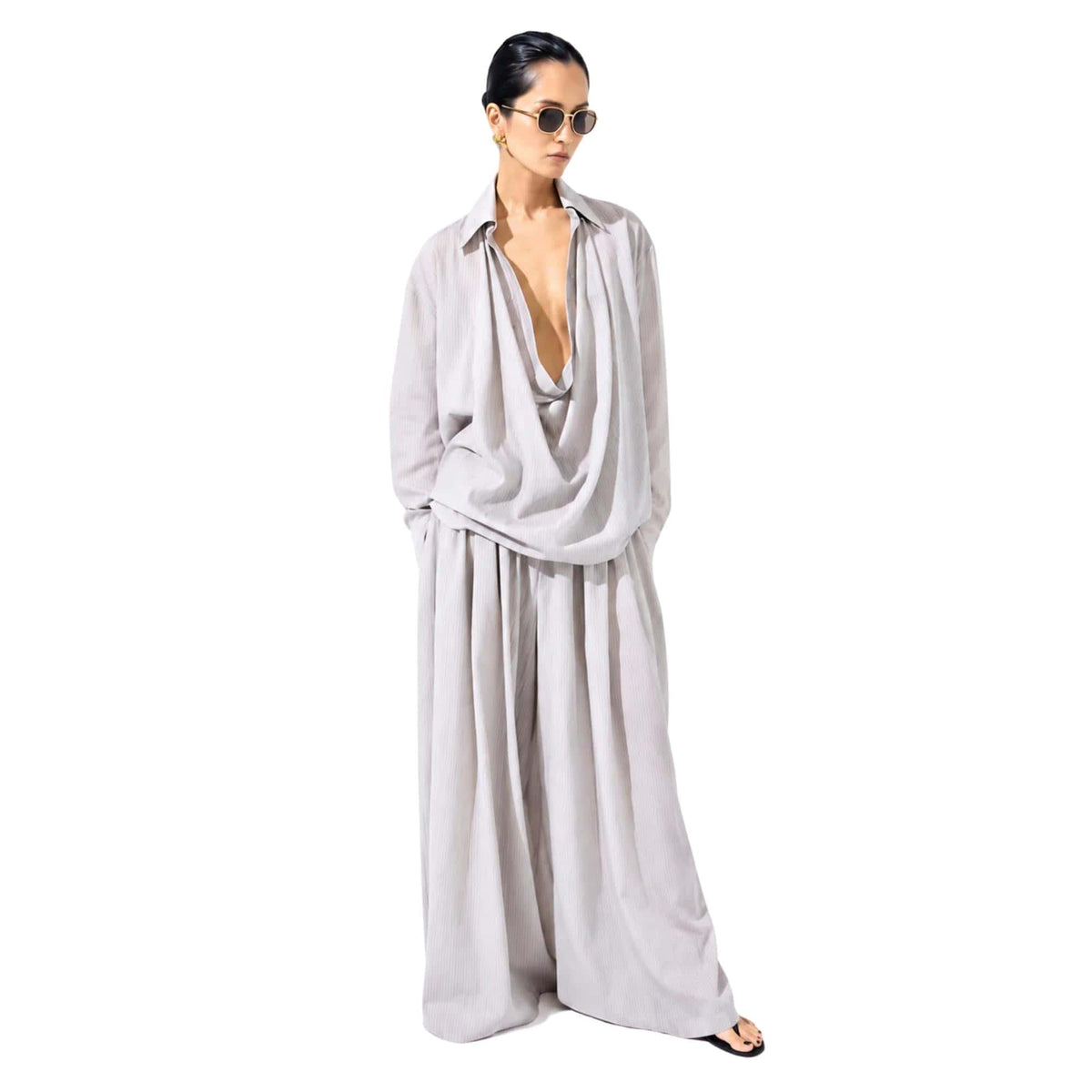 STRIPED TWO-PIECE FLOW SET تعيين (SHIRT & PANTS) “CHEONGGYECHEON”