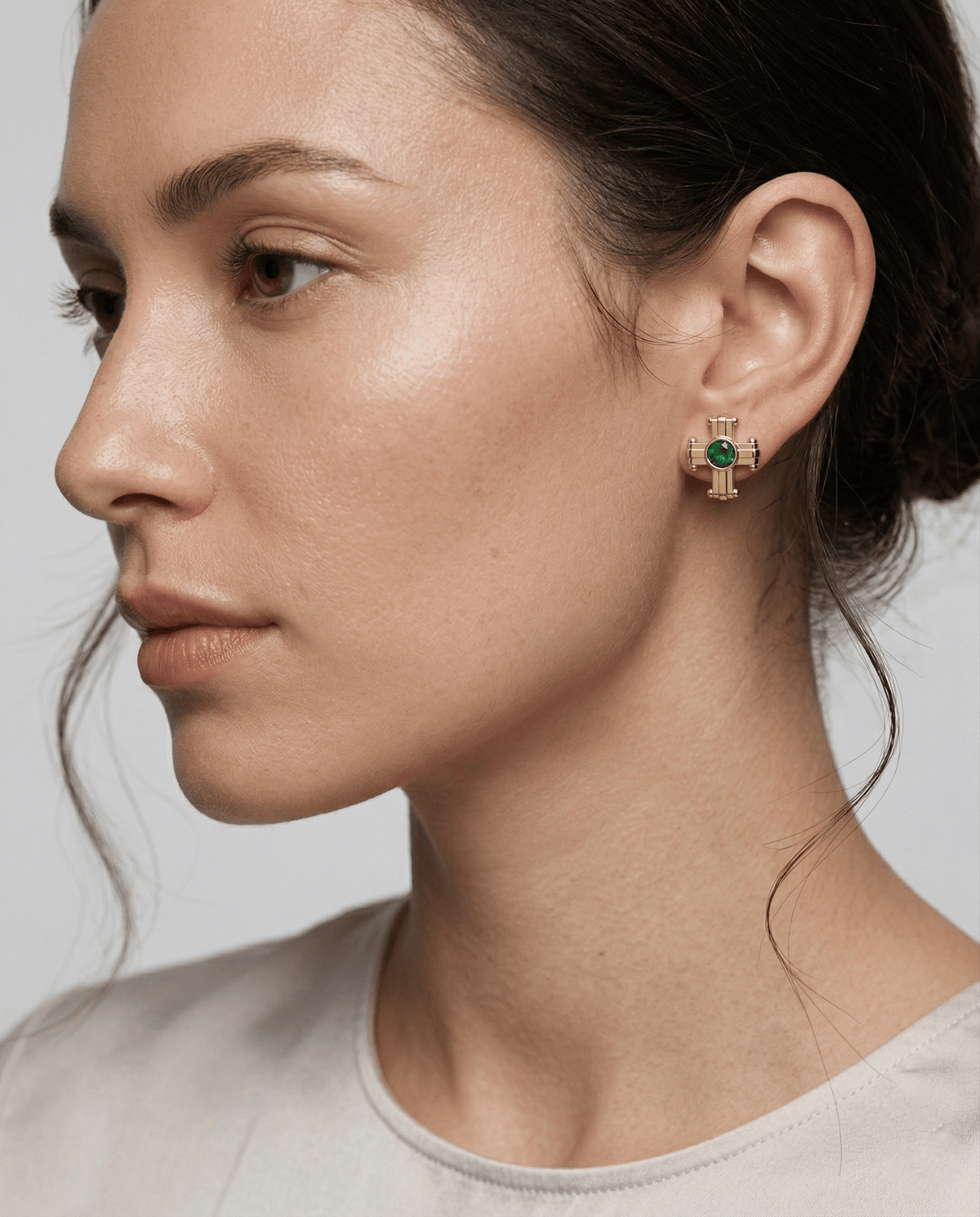 L'or Ensé Rivet Ear Cross Studs