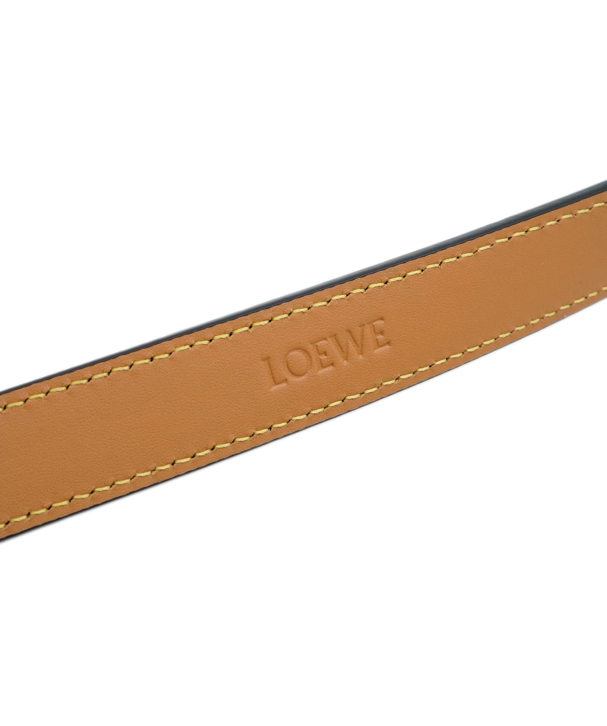 Loewe Loewe Anagram-logo grained-leather belt ASL9642