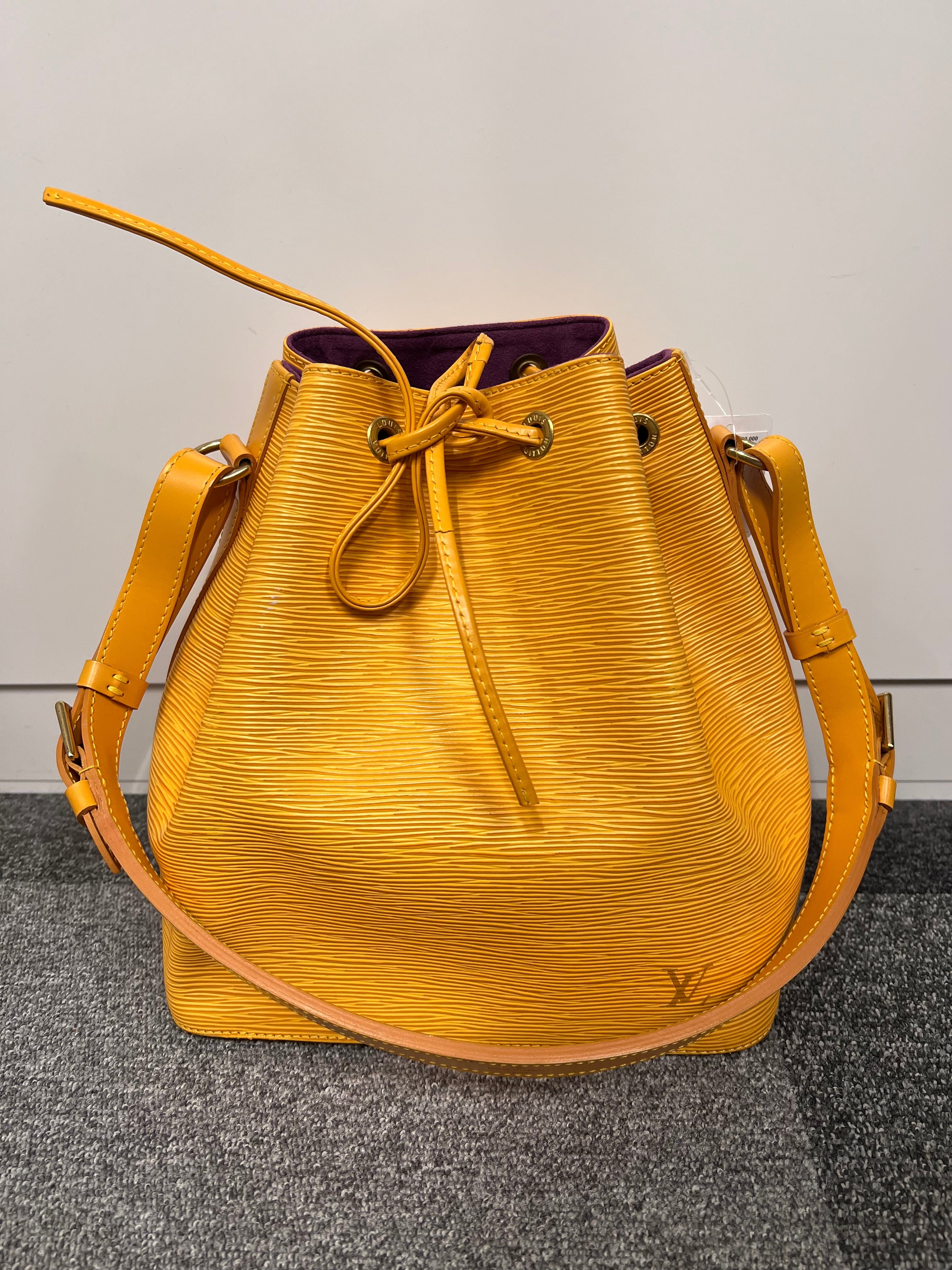 LOUIS VUITTON LOUIS VUITTON M44009 Epi Petit Noe Yellow B0813HJAAL
