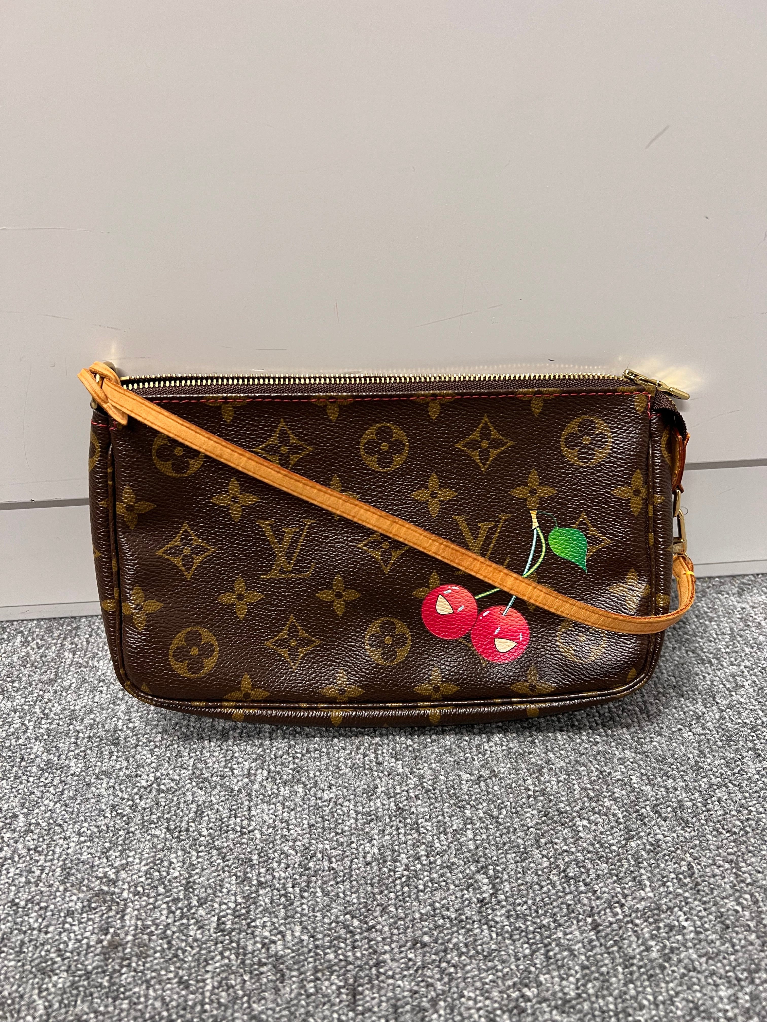 LOUIS VUITTON LOUIS VUITTON M95008 Cherry Pochette Accessoires B08074TC6X