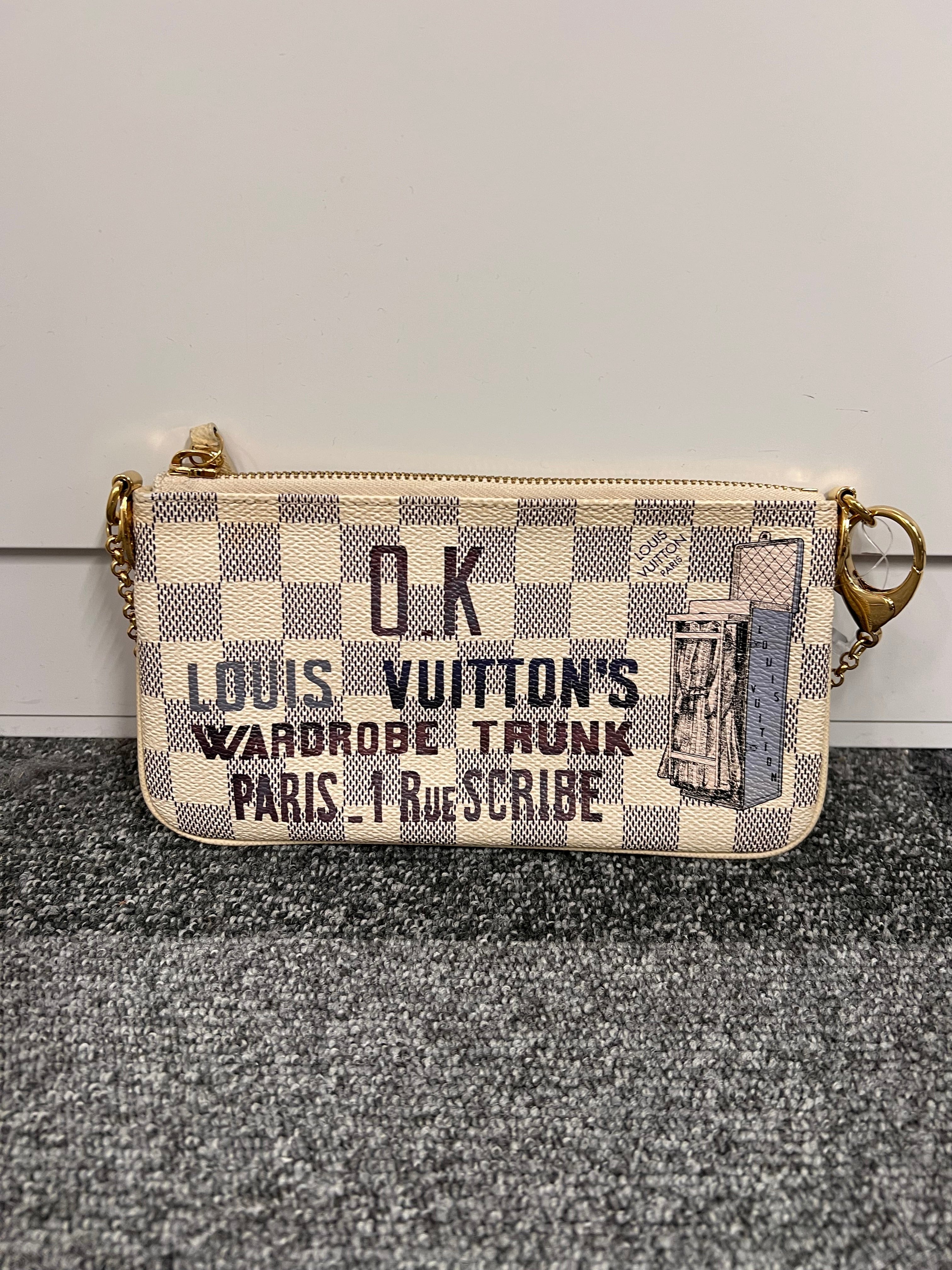 LOUIS VUITTON LOUIS VUITTON N63090 Wardrobe Trunk Azur Pochette Milla MM B0626C82FB
