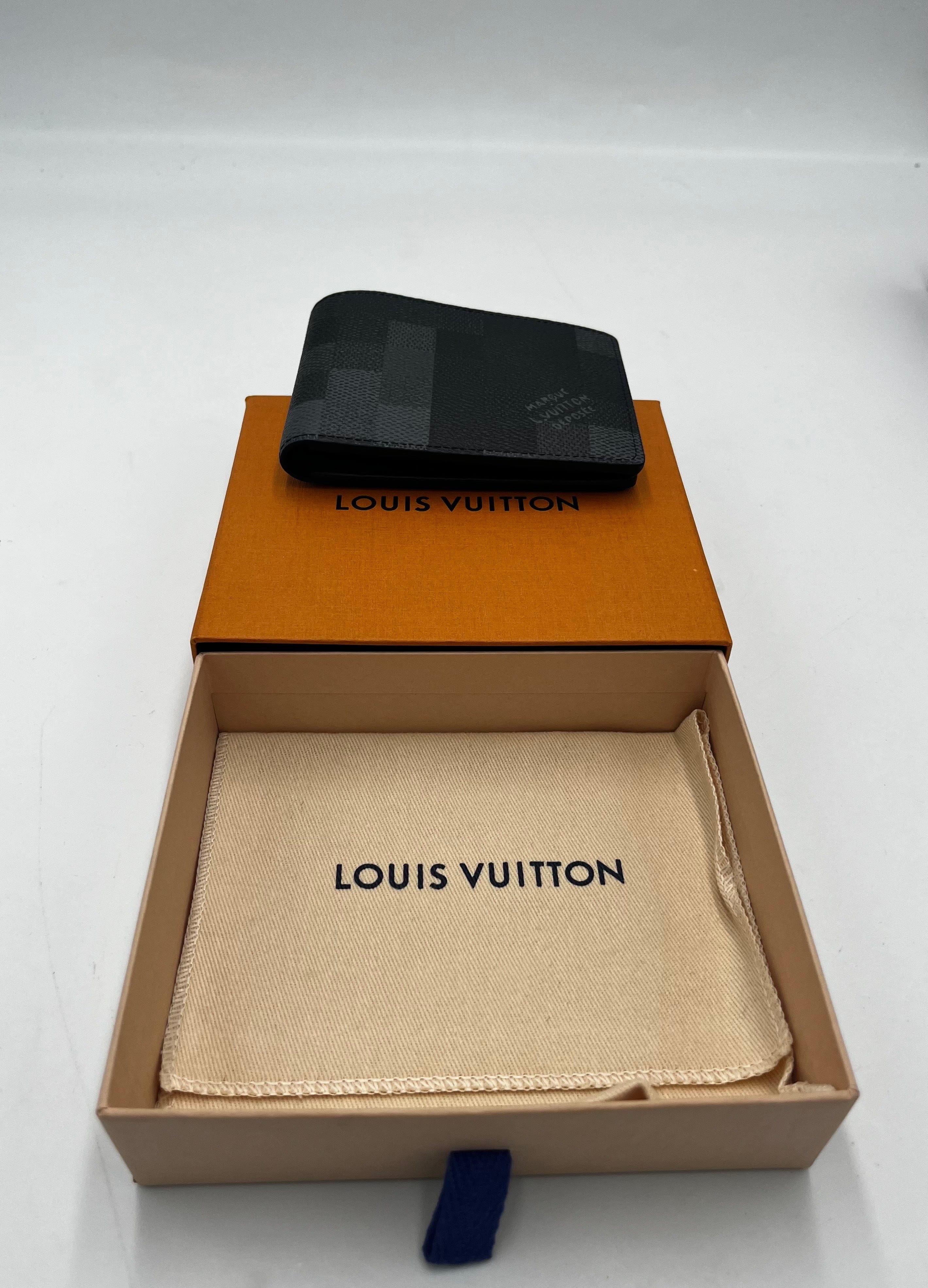 Louis Vuitton Louis Vuitton Slender Wallet