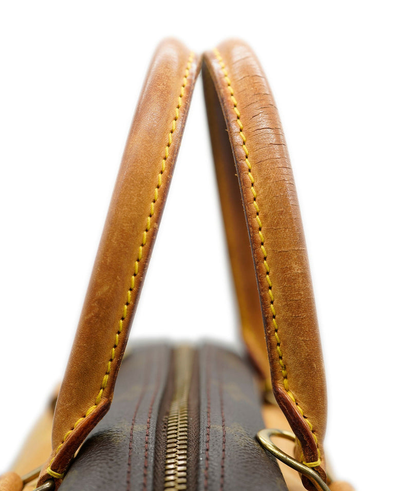 Louis Vuitton Deauville Shoulder Bags