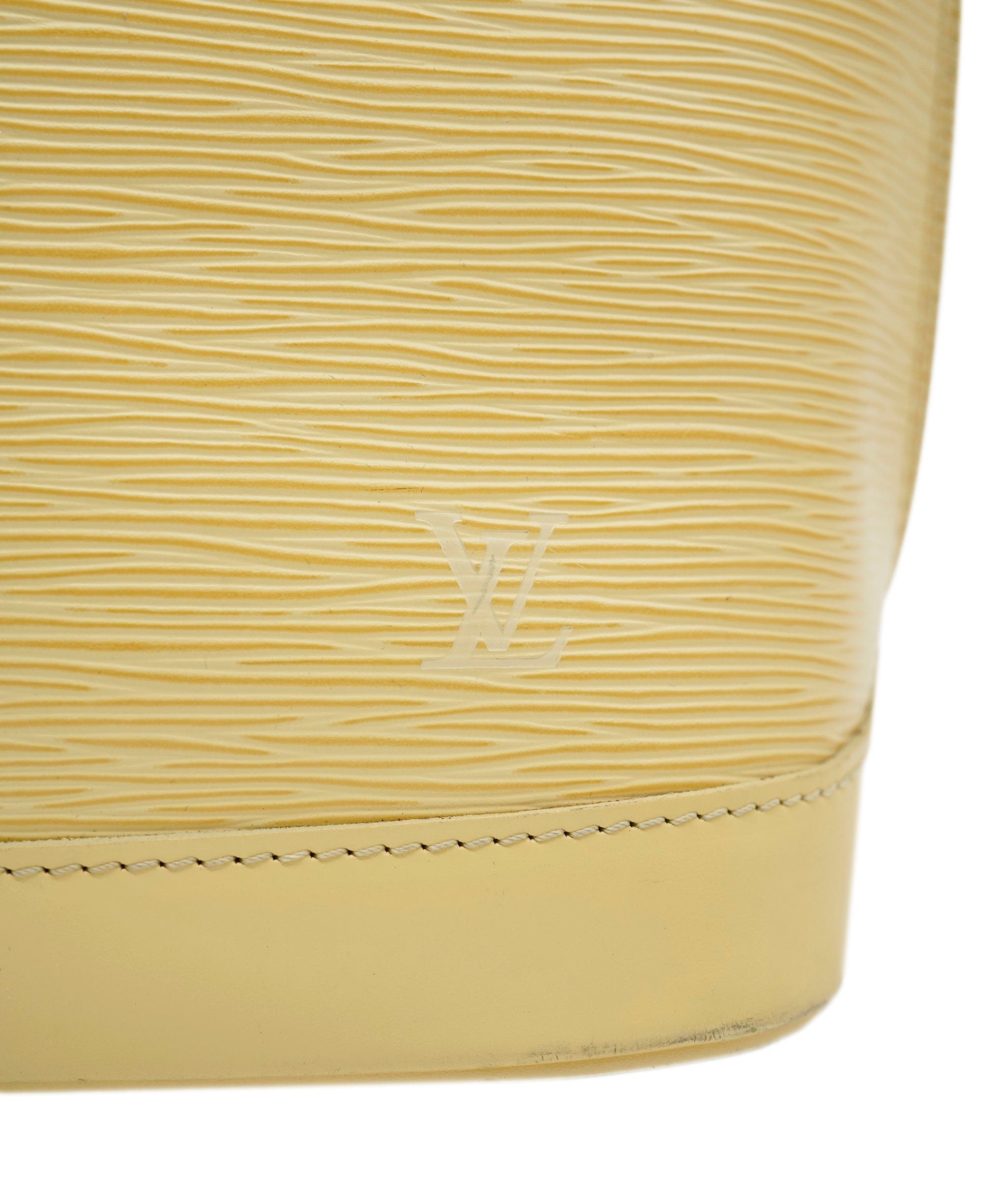Louis Vuitton LOUIS VUITTON Epi Alma Hand Bag Cream Vanilla M5214A LV Auth 43643 ASC3072