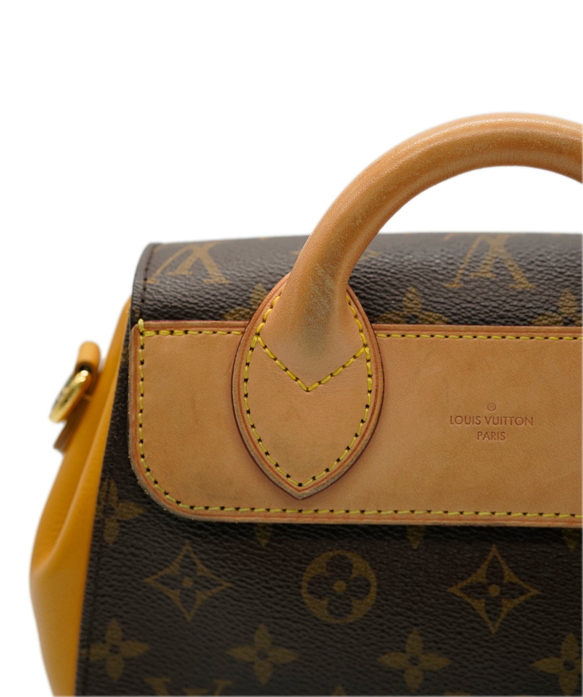 Louis Vuitton Louis Vuitton Monogram Crossbody Bag  ALC1622