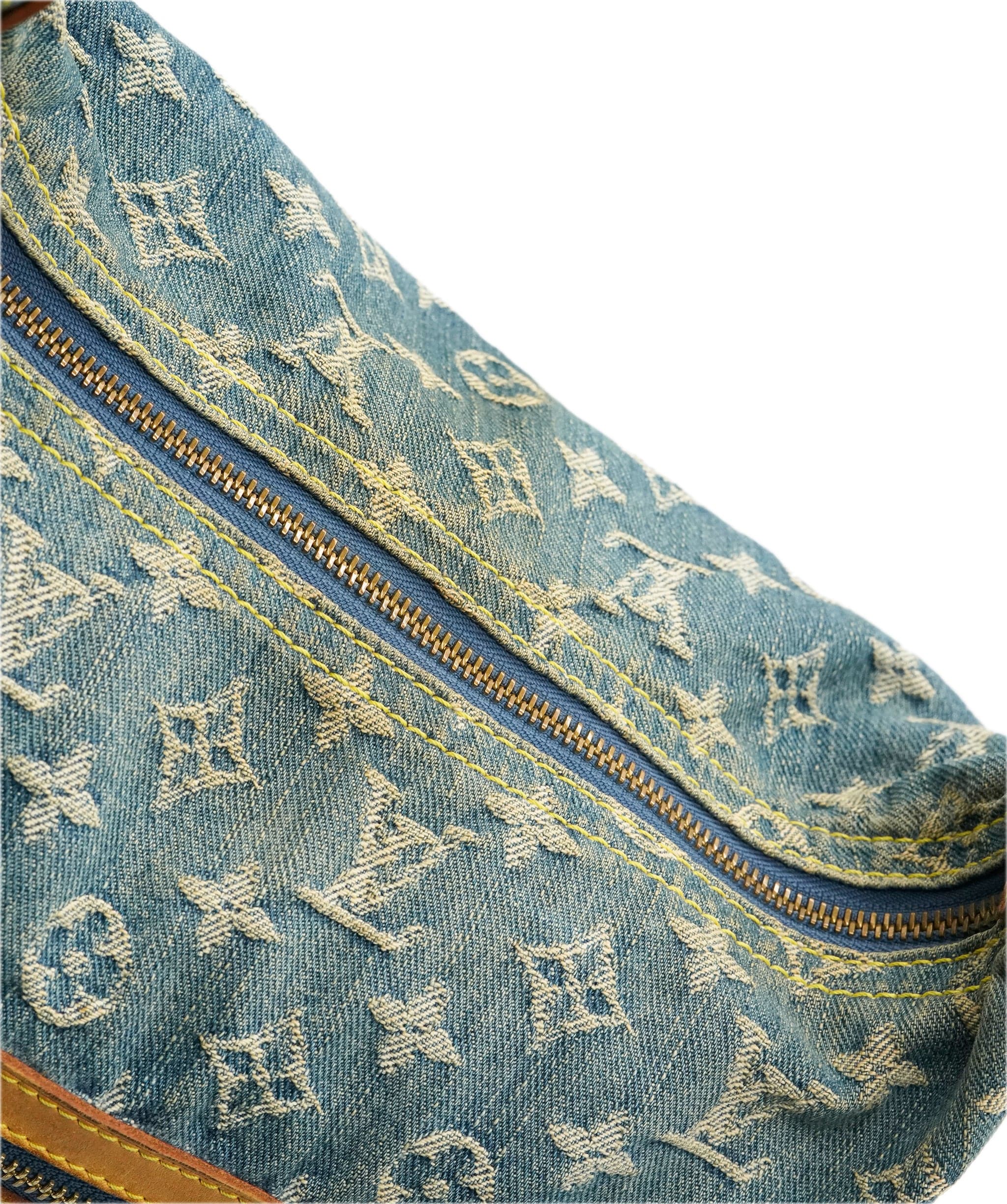 Louis Vuitton Louis Vuitton Monogram Denim Baggy GM Shoulder Bag in Blue 2005 ALL0943