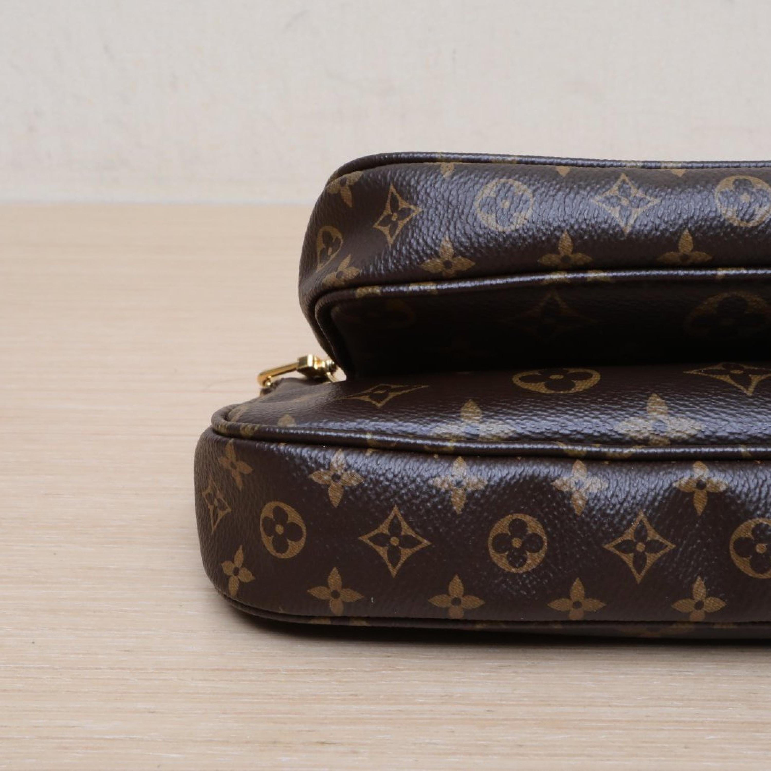 Louis Vuitton Louis Vuitton Multi Pochette Accessoires 5-in-1 Pink Shoulder Strap Monogram PVC 2020
Bag, shoulder straps ALC3159