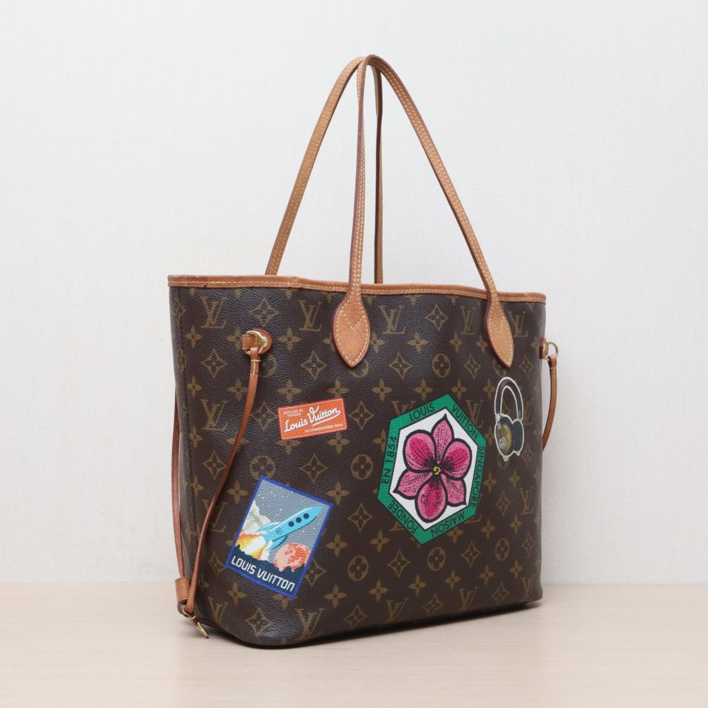 Louis Vuitton Louis Vuitton Neverfull Medium 31-Gamete Bag with Monogram PVC and Gold Buckle (2018 Badge)
sub-bag ALC3151