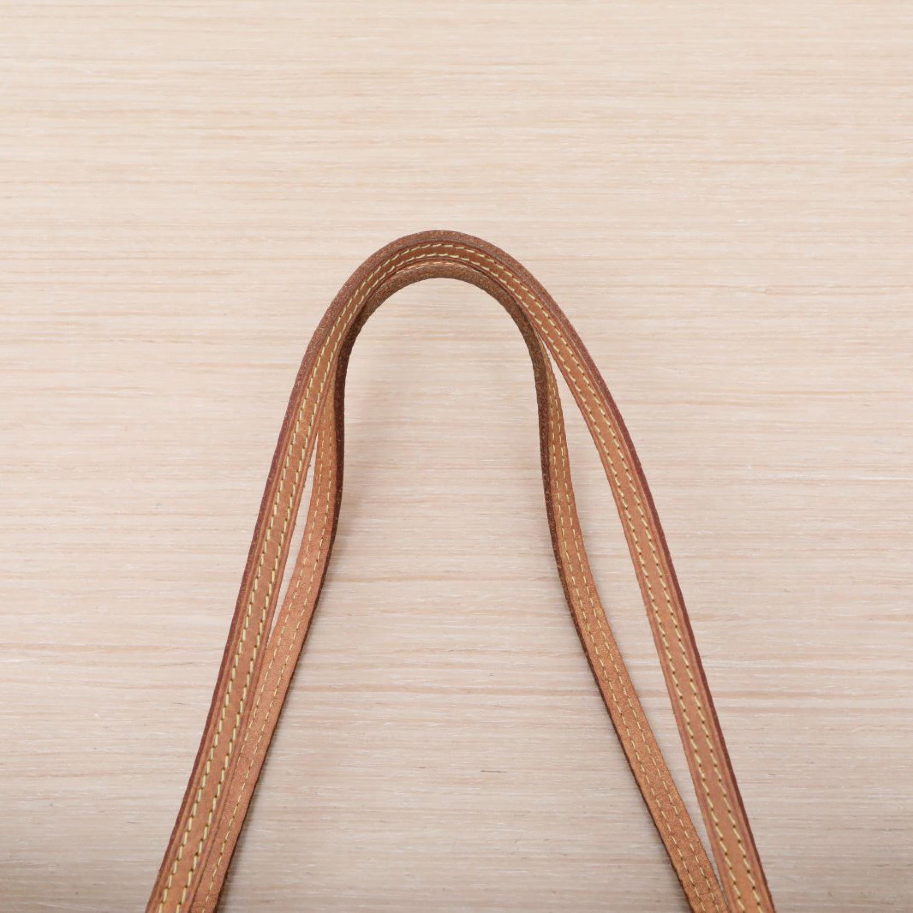 Louis Vuitton Louis Vuitton Neverfull Medium 31-Gamete Bag with Monogram PVC and Gold Buckle (2018 Badge)
sub-bag ALC3151