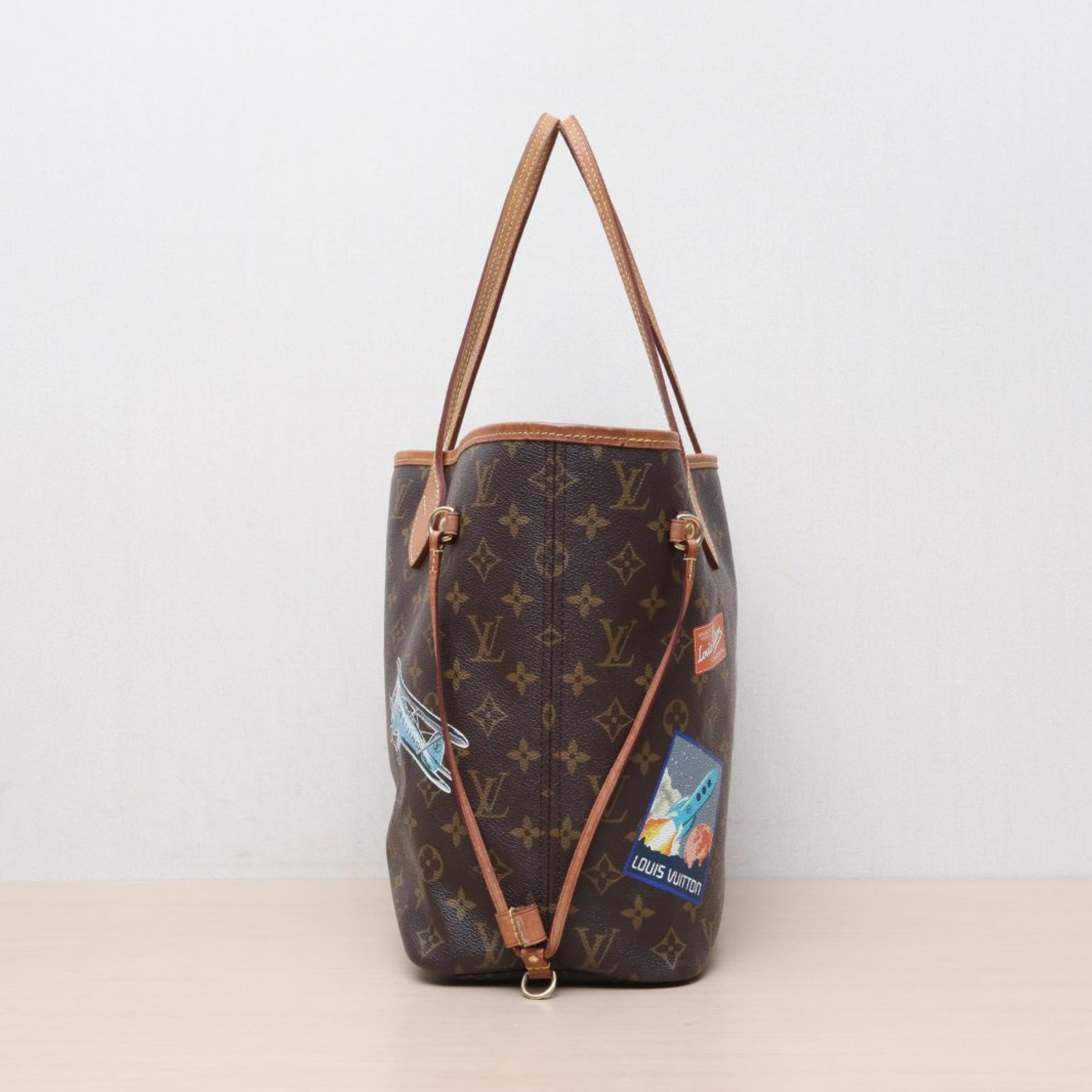 Louis Vuitton Louis Vuitton Neverfull Medium 31-Gamete Bag with Monogram PVC and Gold Buckle (2018 Badge)
sub-bag ALC3151
