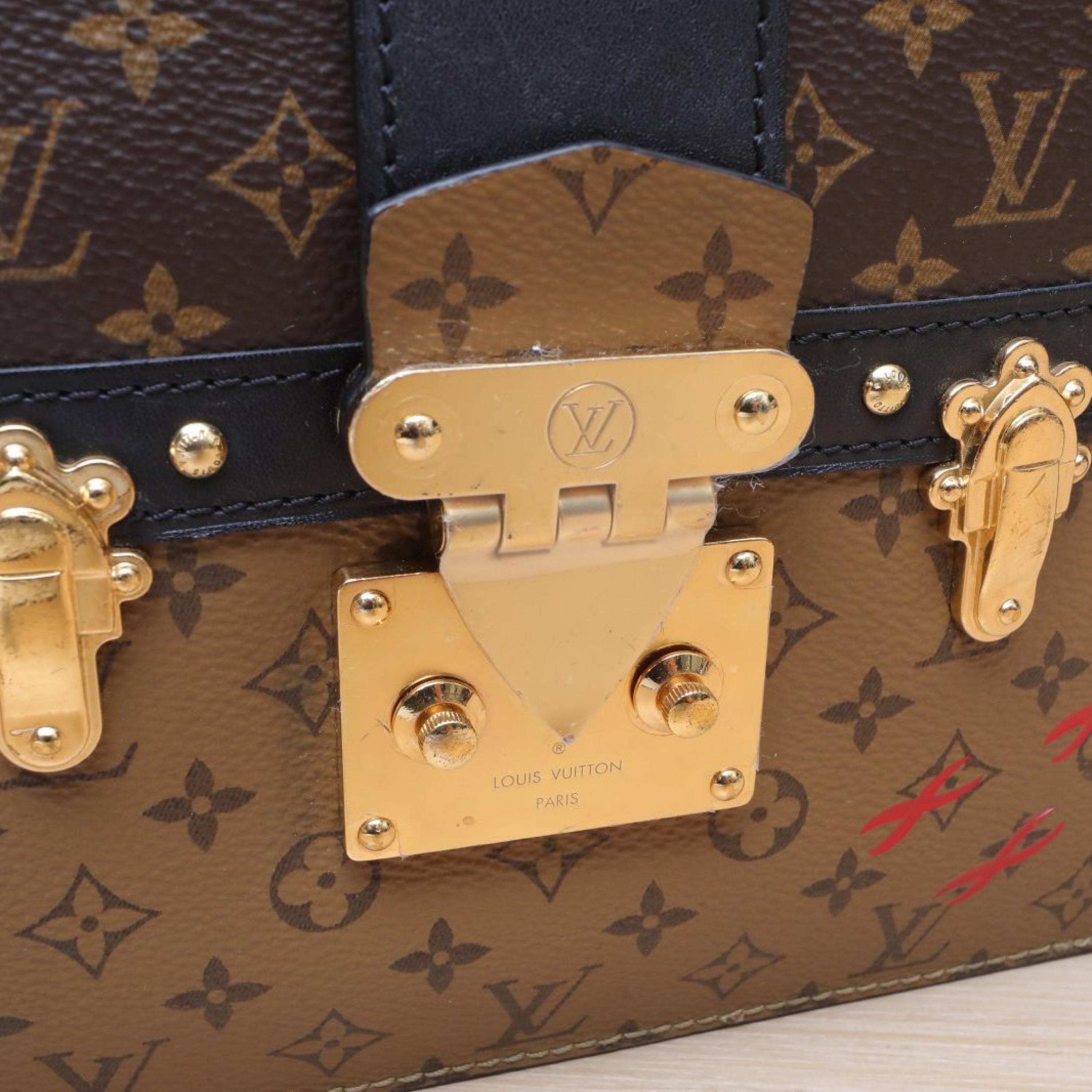 Louis Vuitton Louis Vuitton Trunk Clutch Soft Box Bag Colorblock PVC Chip
shoulder straps ALC3140