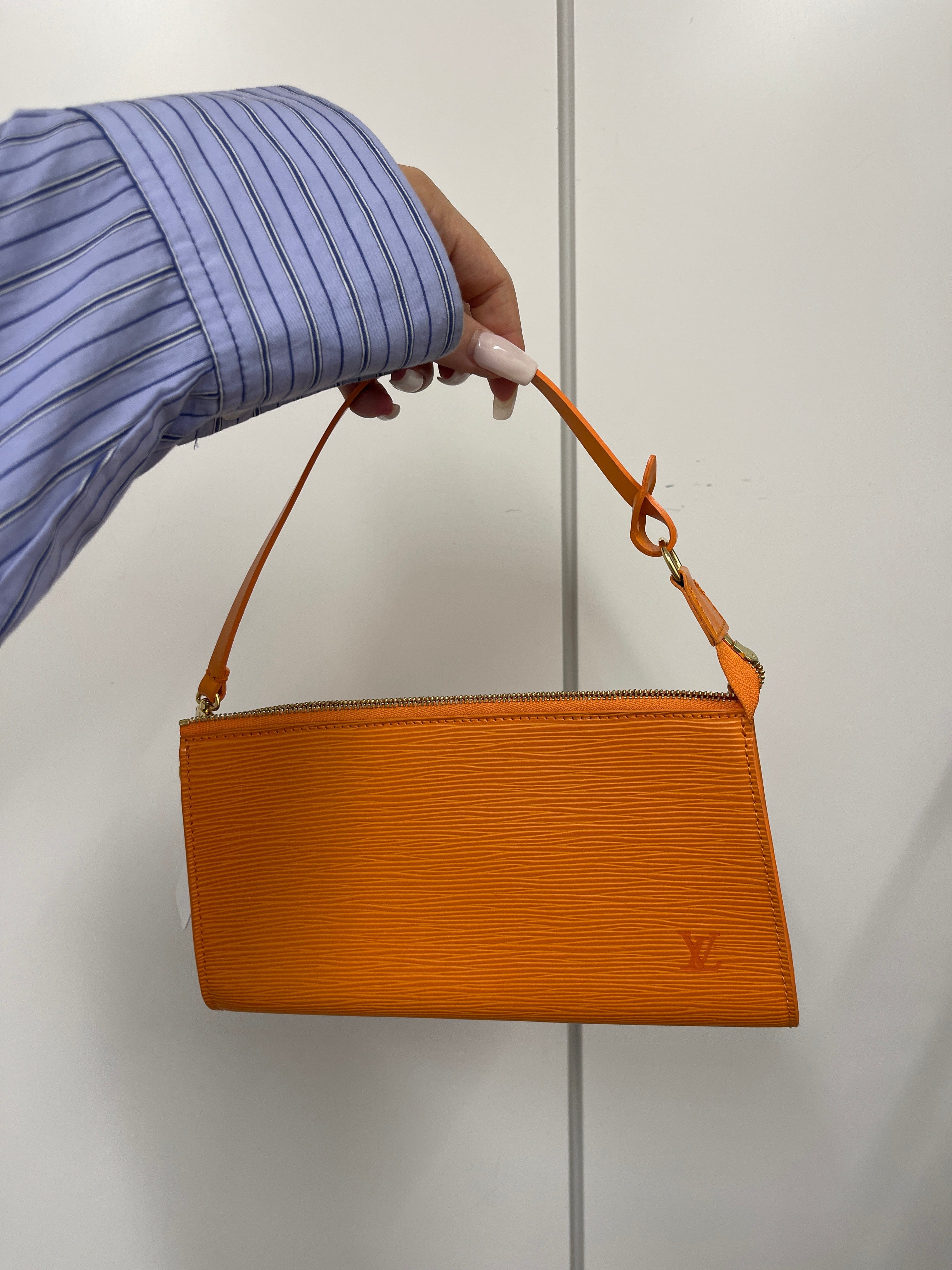 Louis Vuitton LV Epi Pochette Accessoires Orange - AJC0633