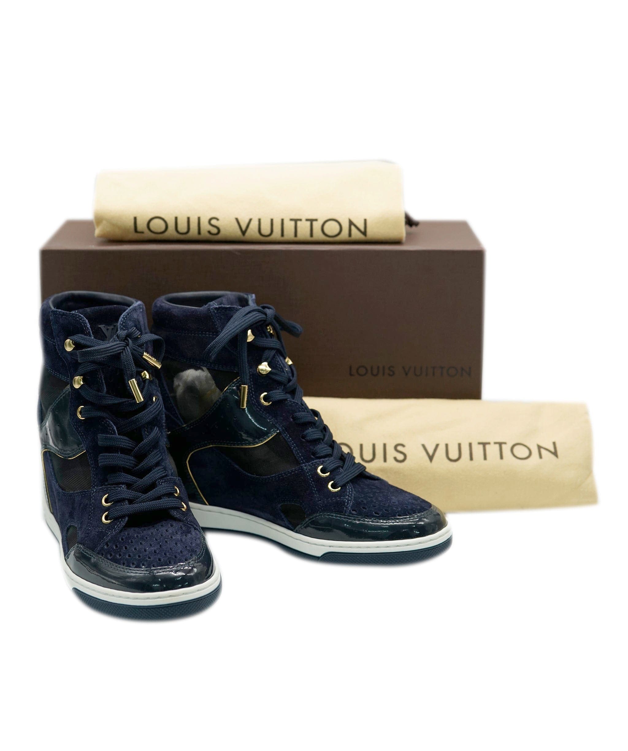 Louis Vuitton Louis Vuitton midnight blue suede trainers  - AJC0455